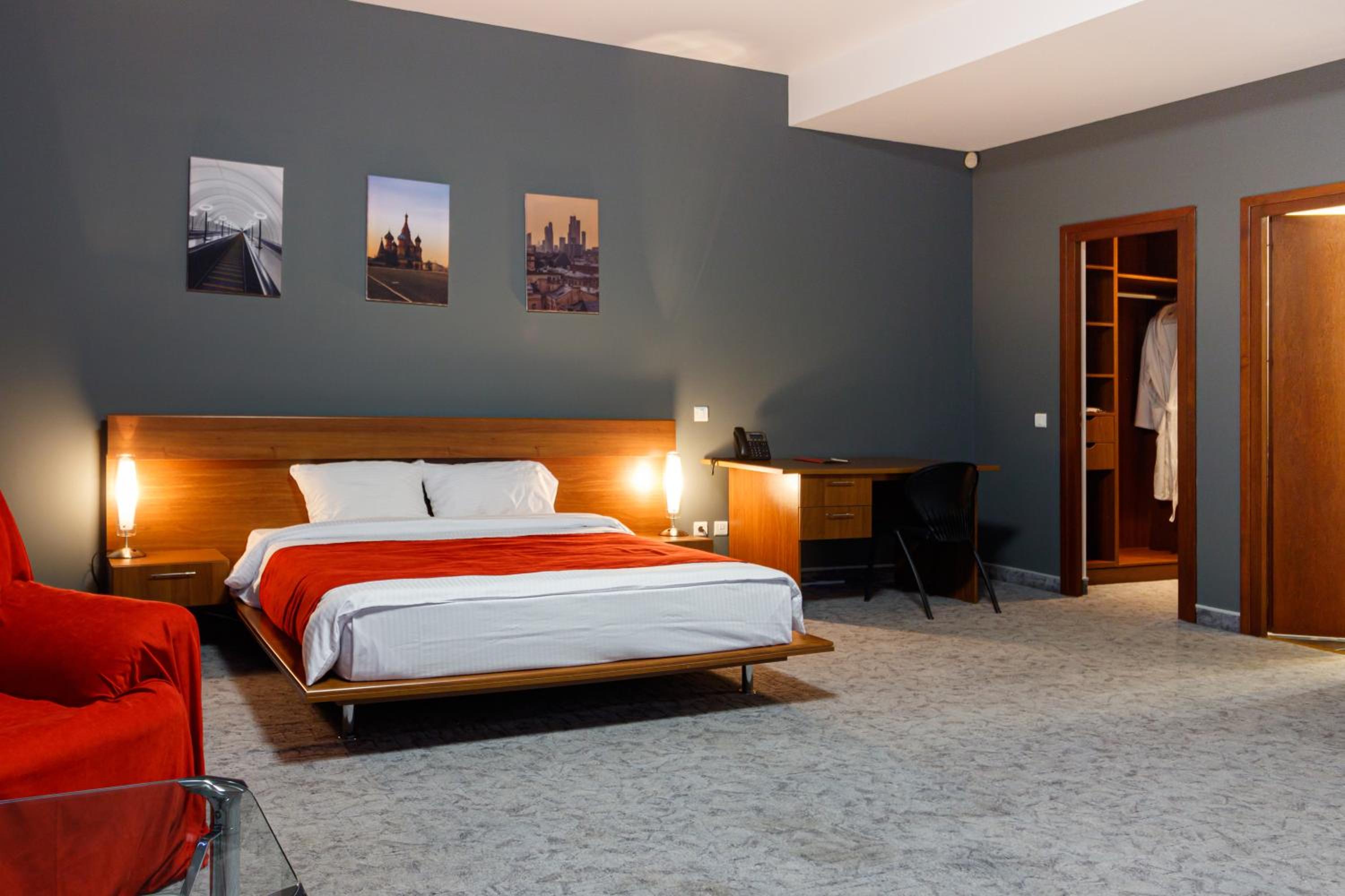 Large Double Room