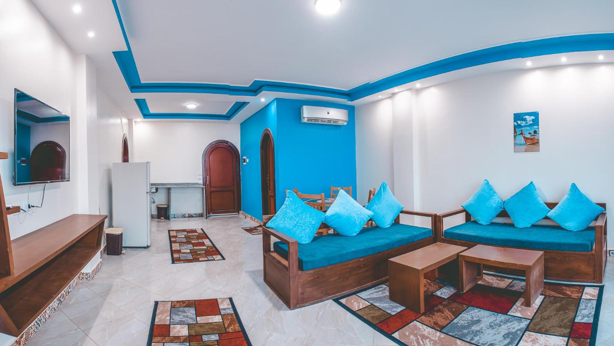 Apartment with Sea View - Photo 4