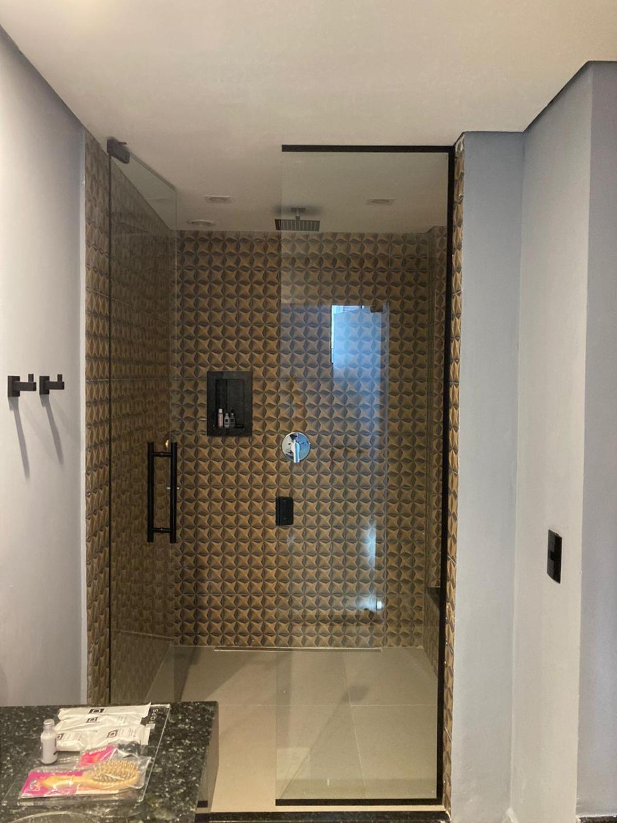 King Suite with Spa Bath - Photo 9