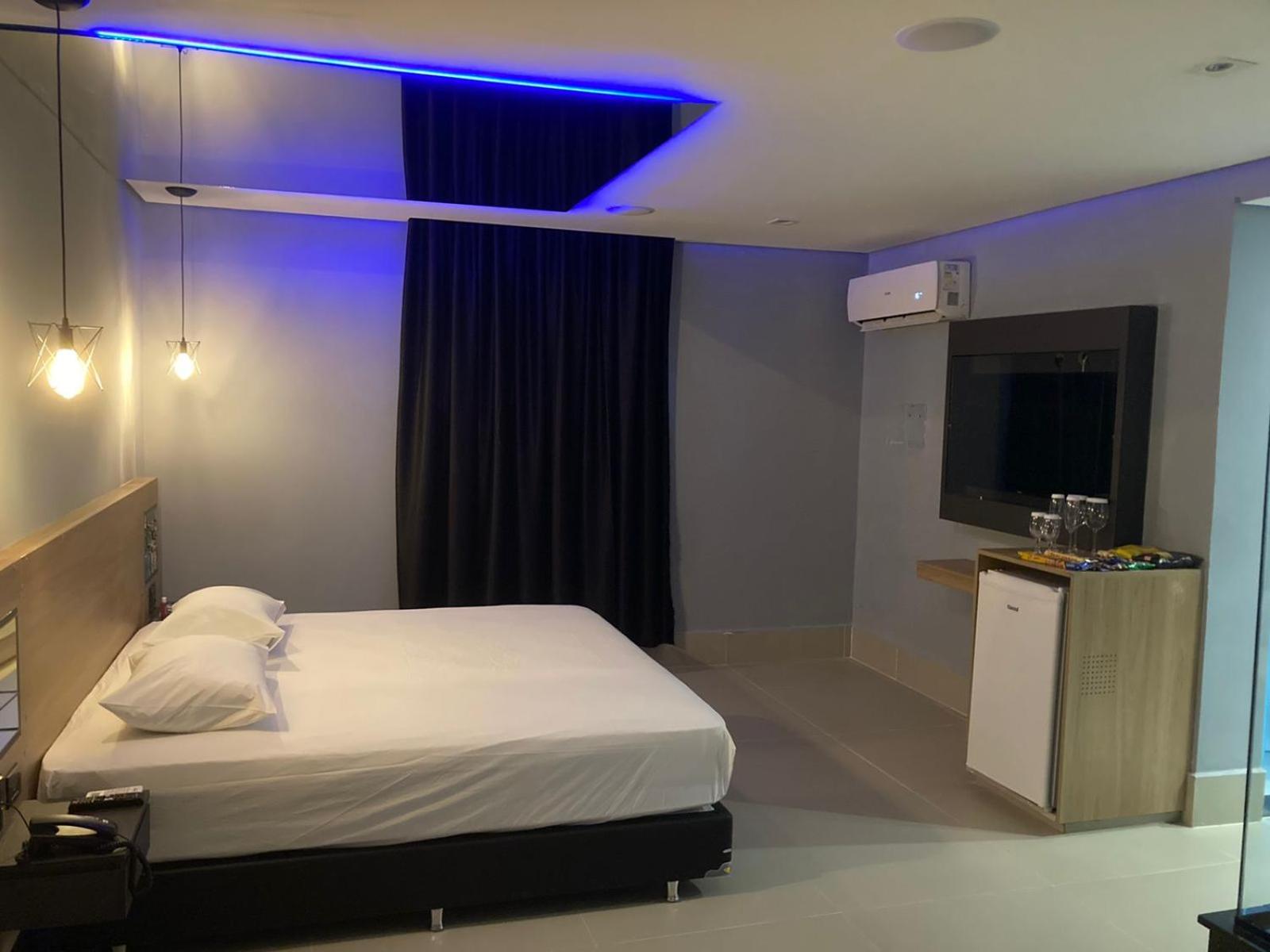 King Suite with Spa Bath - Photo 12
