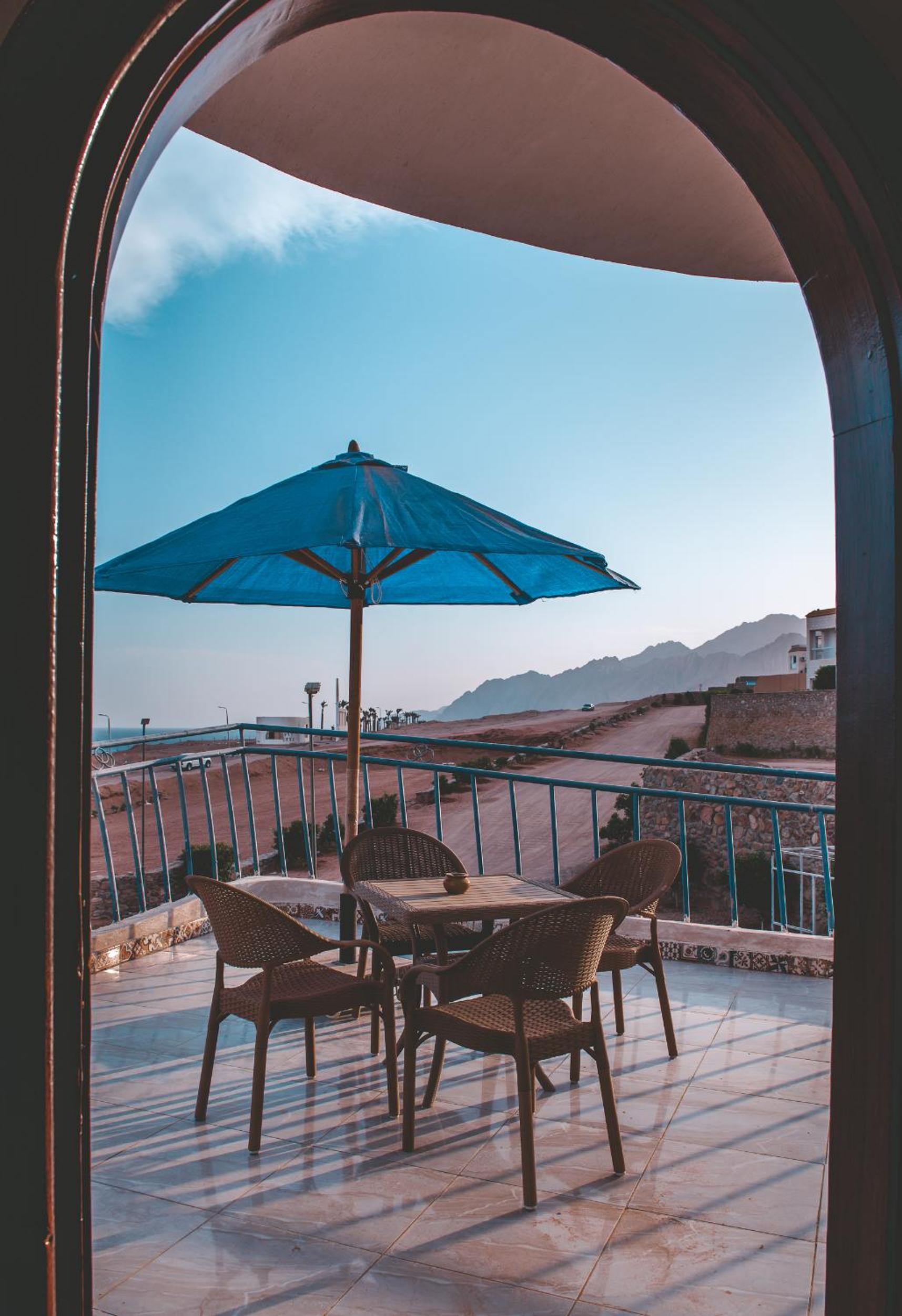 Apartment with Sea View - Photo 3