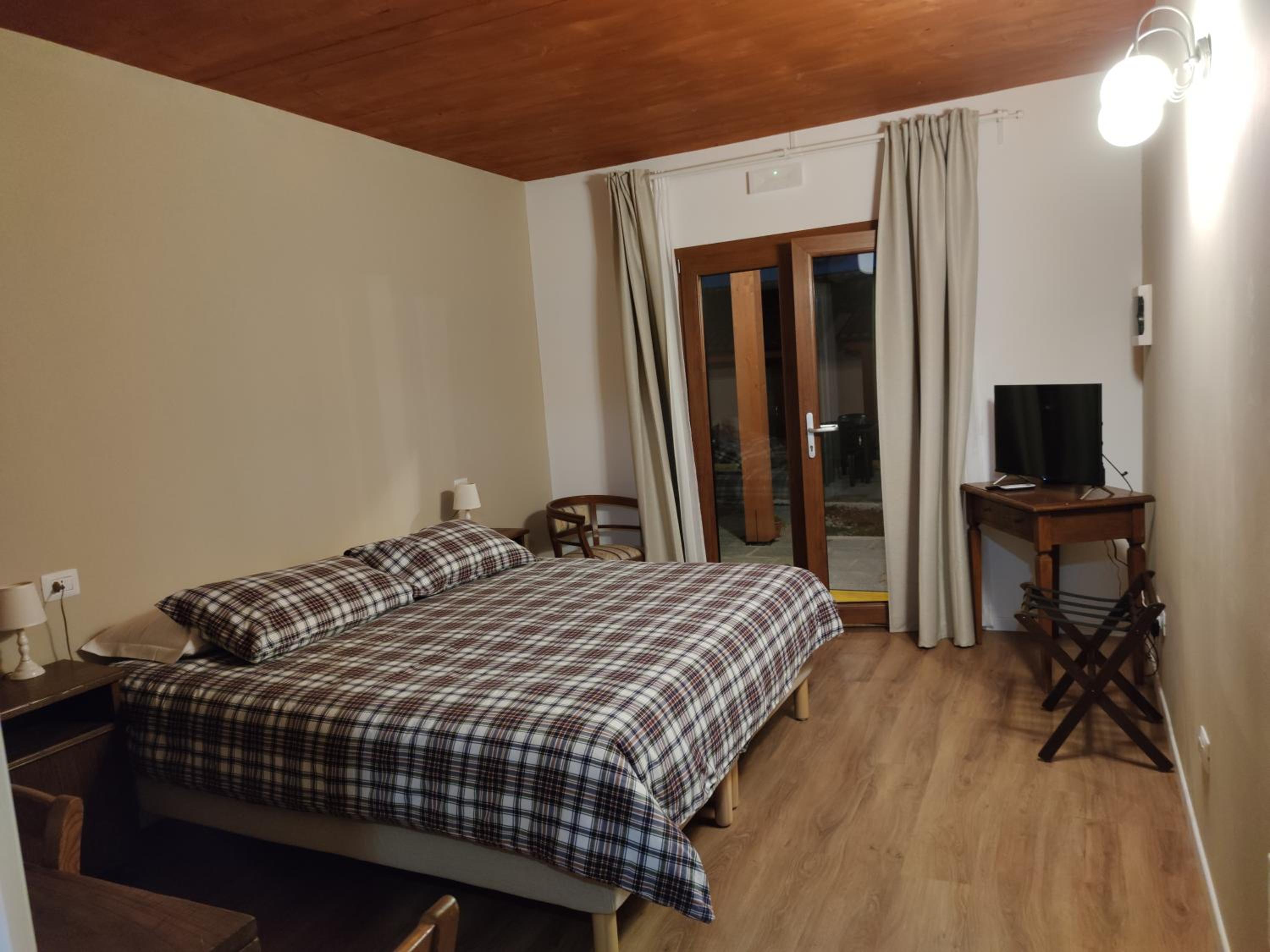Double Room - Disability Access photo 2
