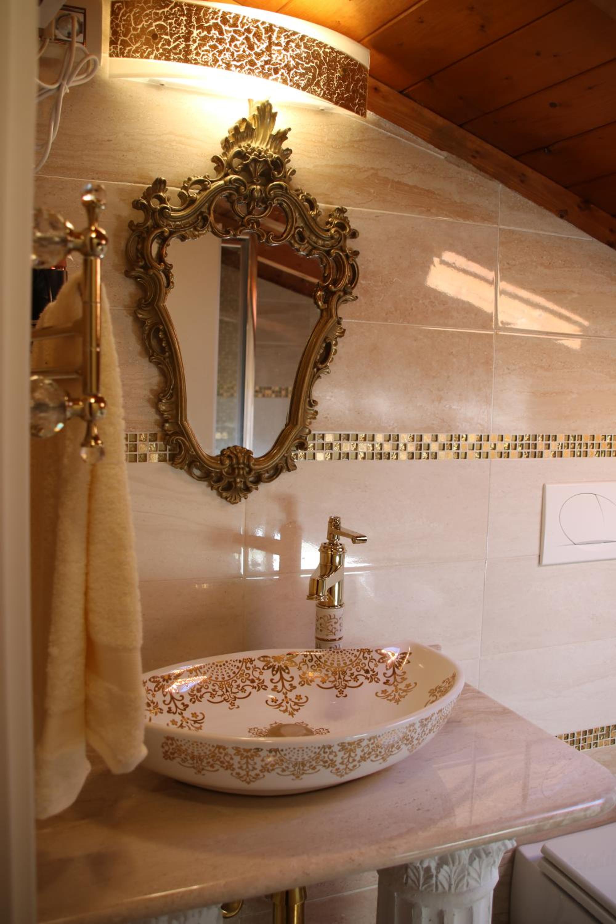 Double Room - Photo 11