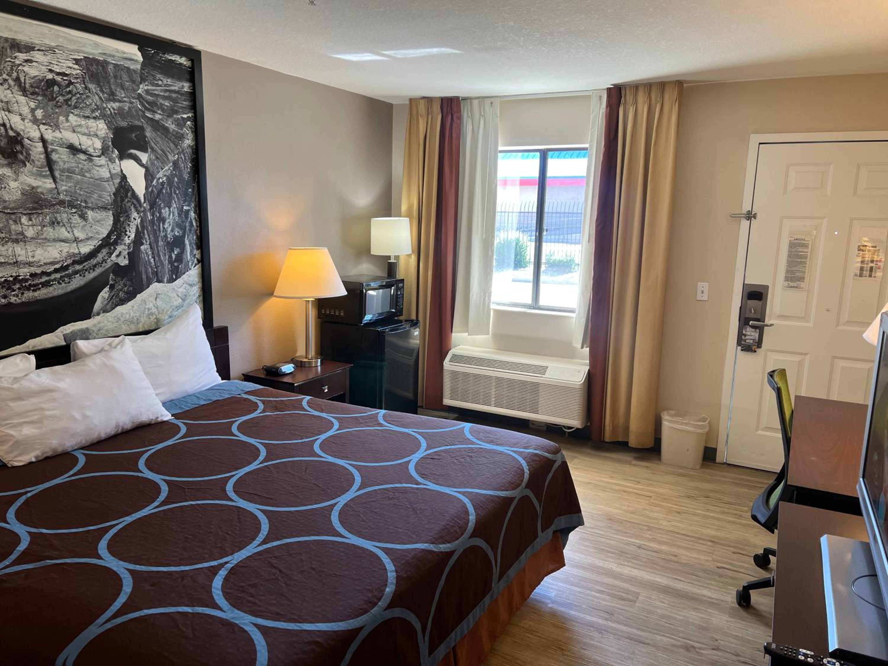 King Room - Mobility Access/Non-Smoking - Photo 5