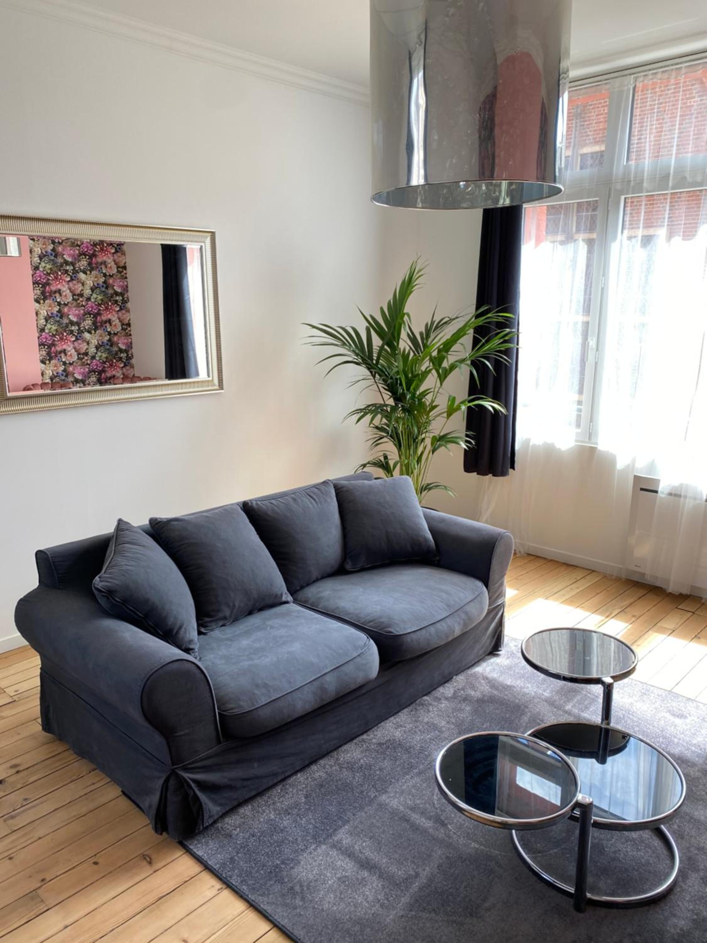One-Bedroom Apartment - Photo 4