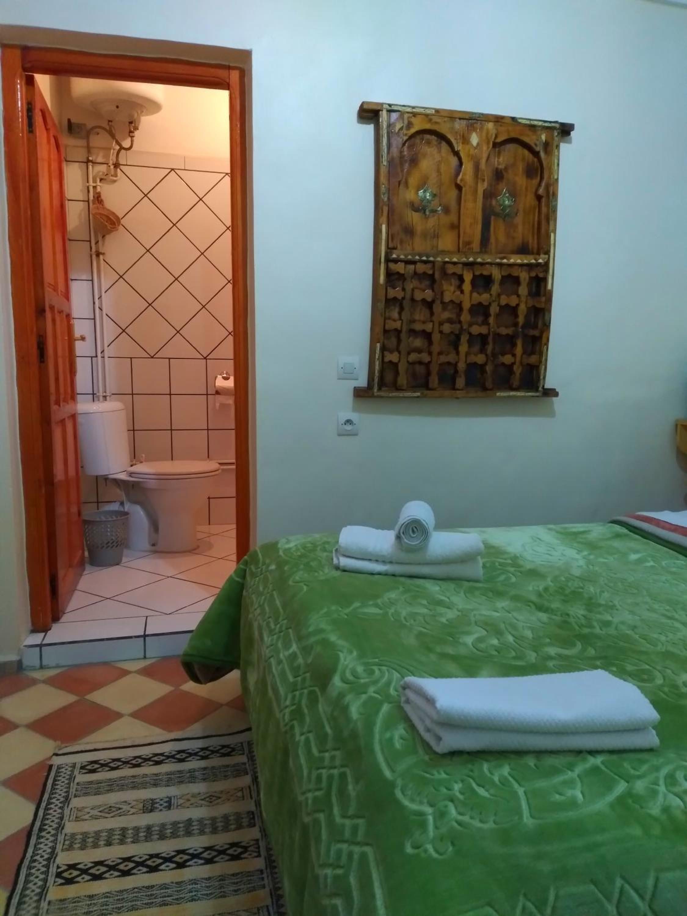 Standard Double Room - Photo 4