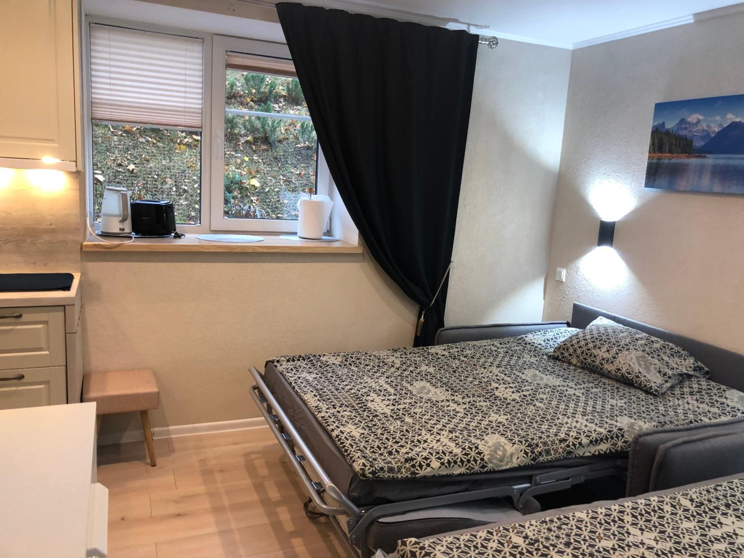 One-Bedroom Apartment - Photo 2