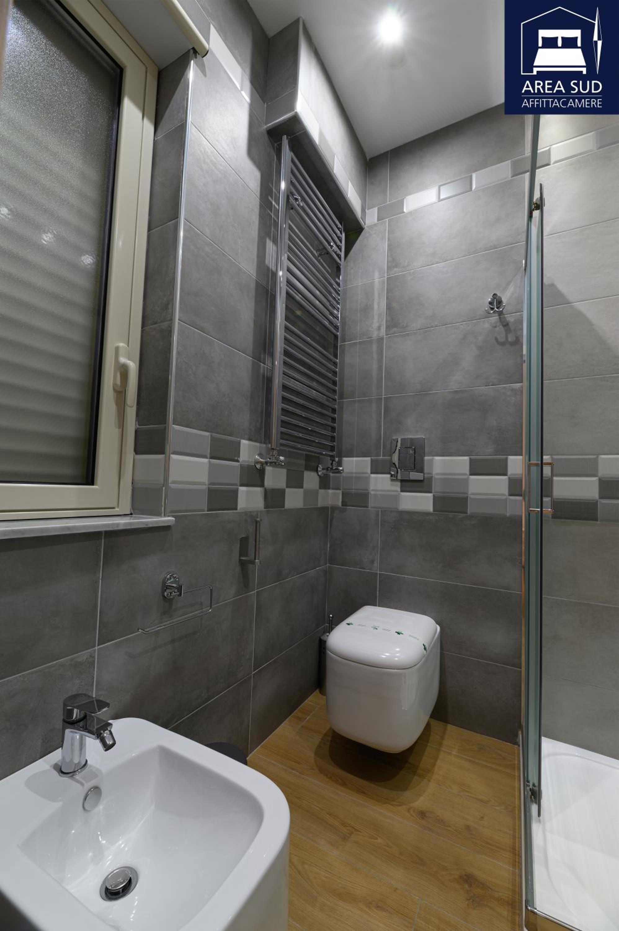 Single Room with Private Bathroom photo 2