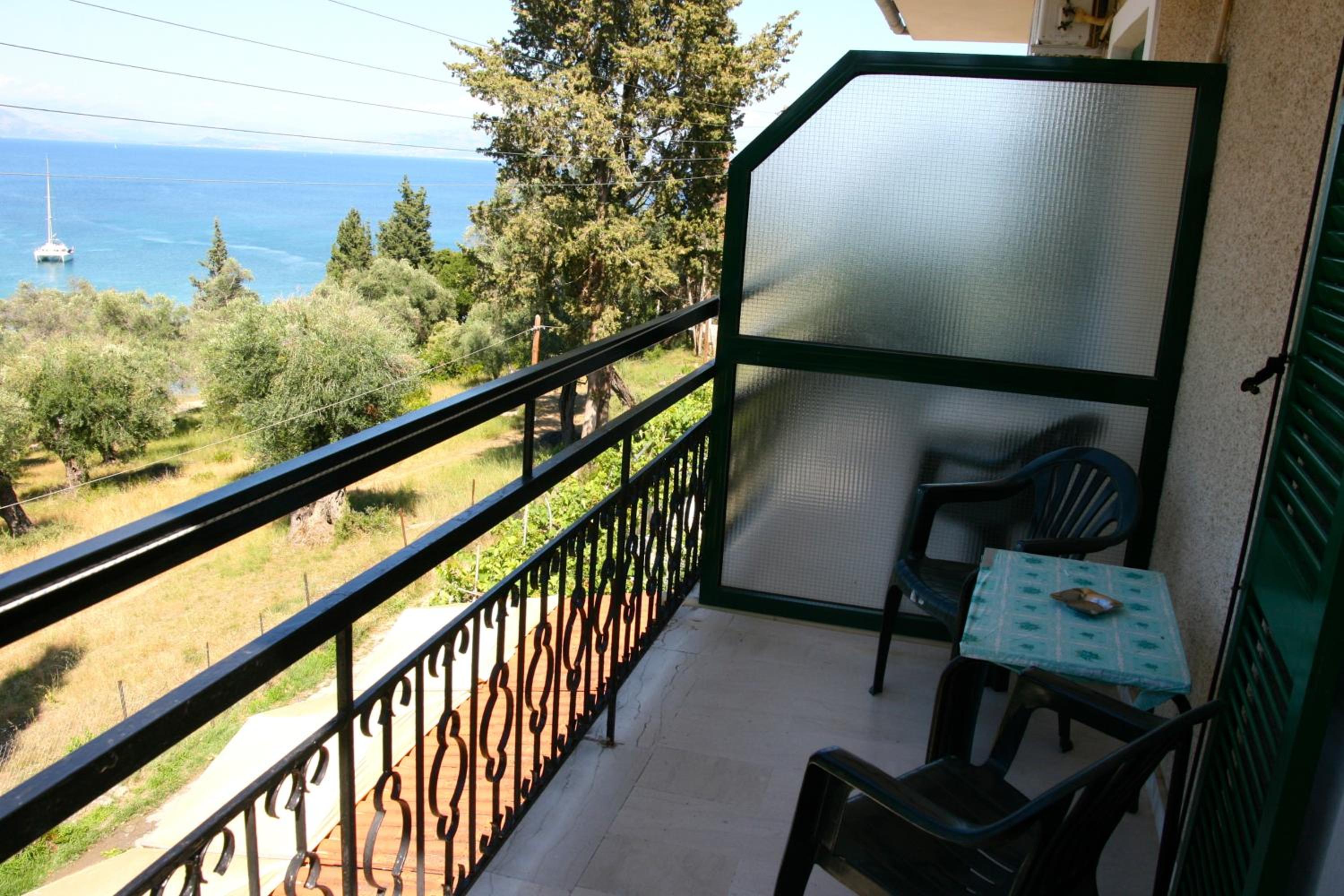 Double Room with Sea View - Photo 8
