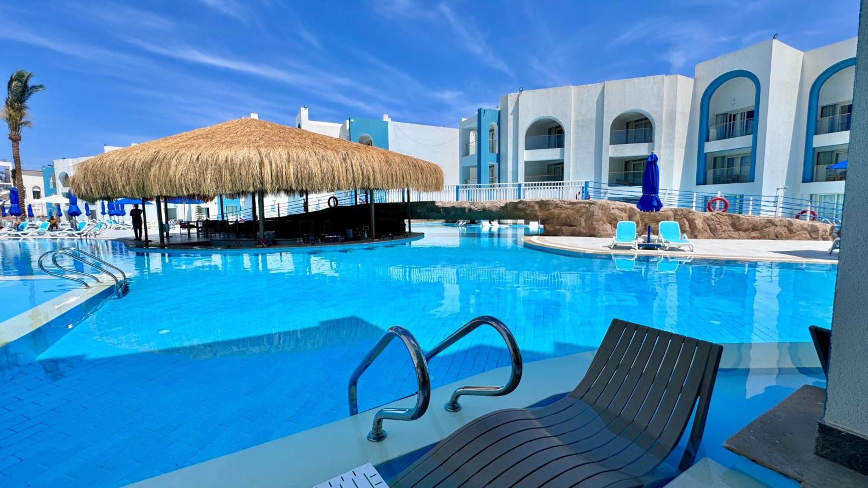 Double or Twin Room with Swimming Pool Access photo 1