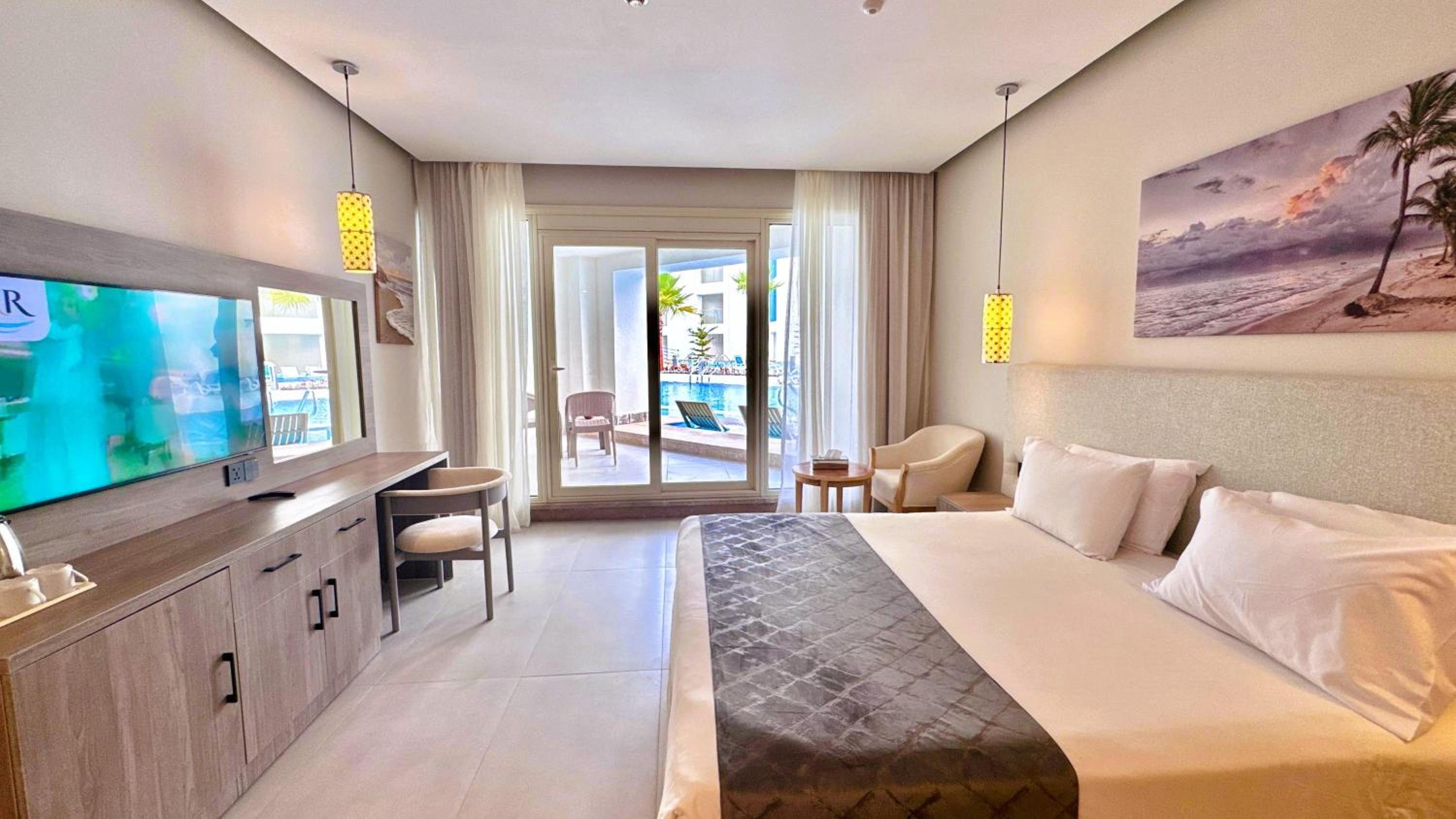 Double or Twin Room with Swimming Pool Access photo 3