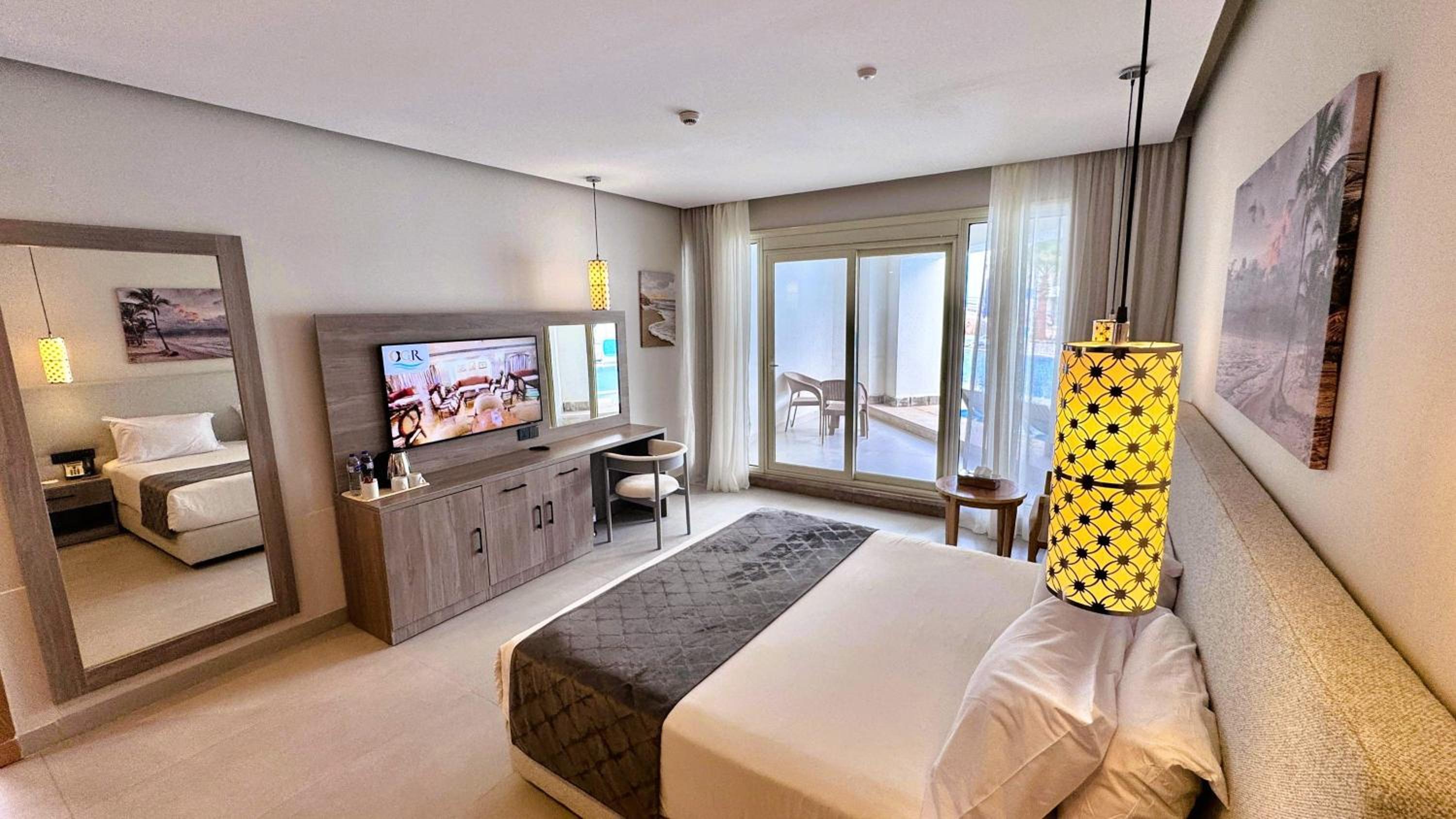 Double or Twin Room with Swimming Pool Access photo 2