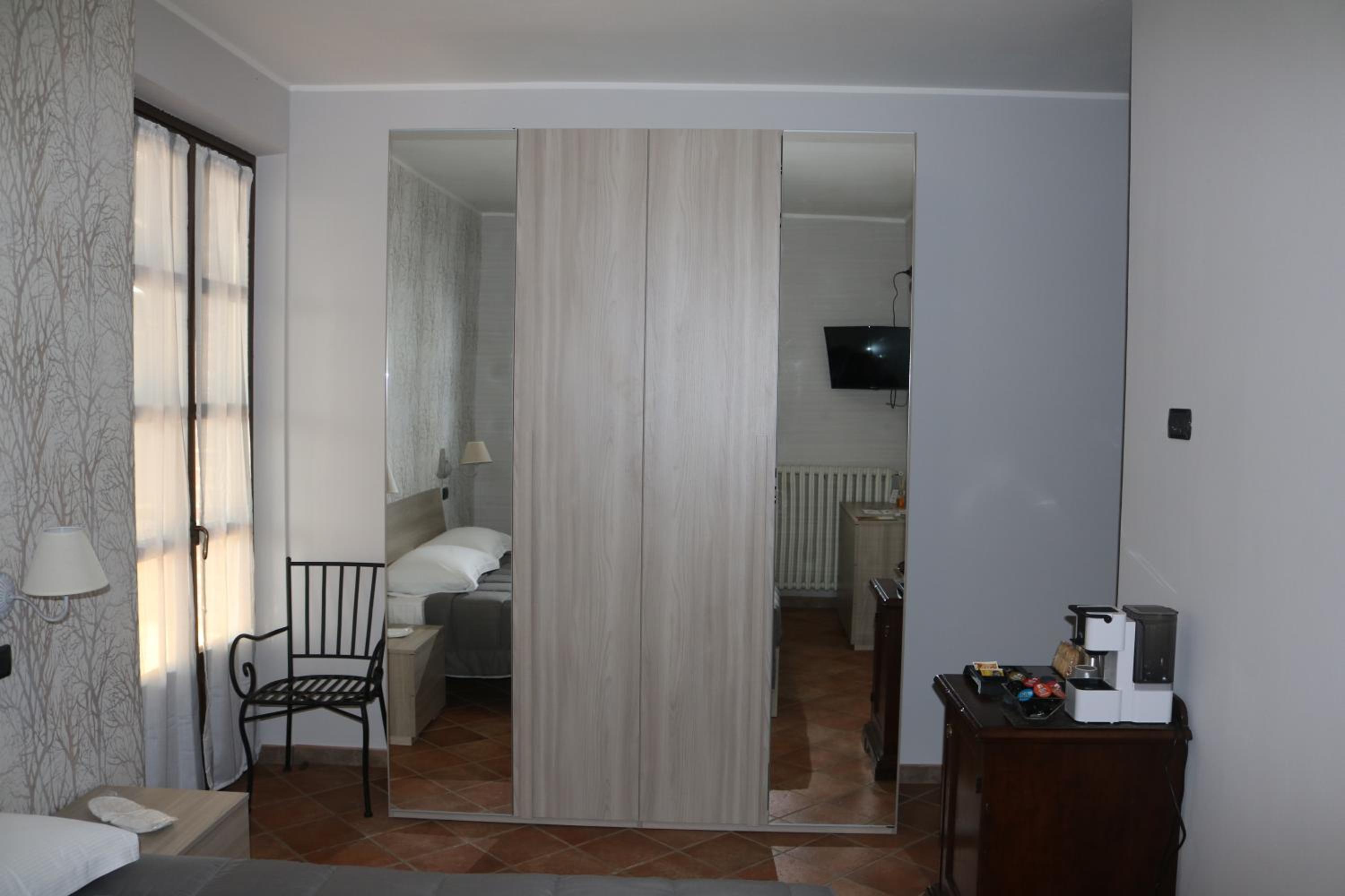 Double Room with Private Bathroom photo 1