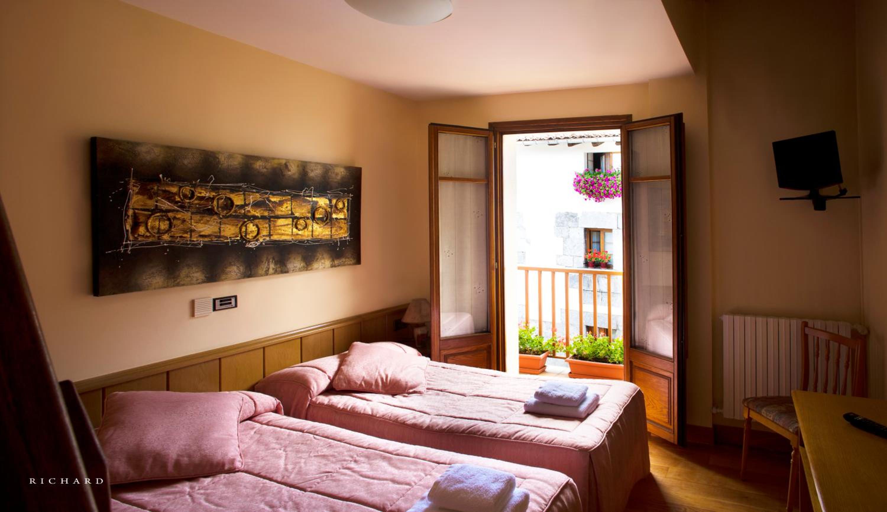 Quadruple Room - Photo 2