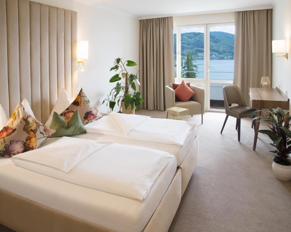 Double Room with Lake View