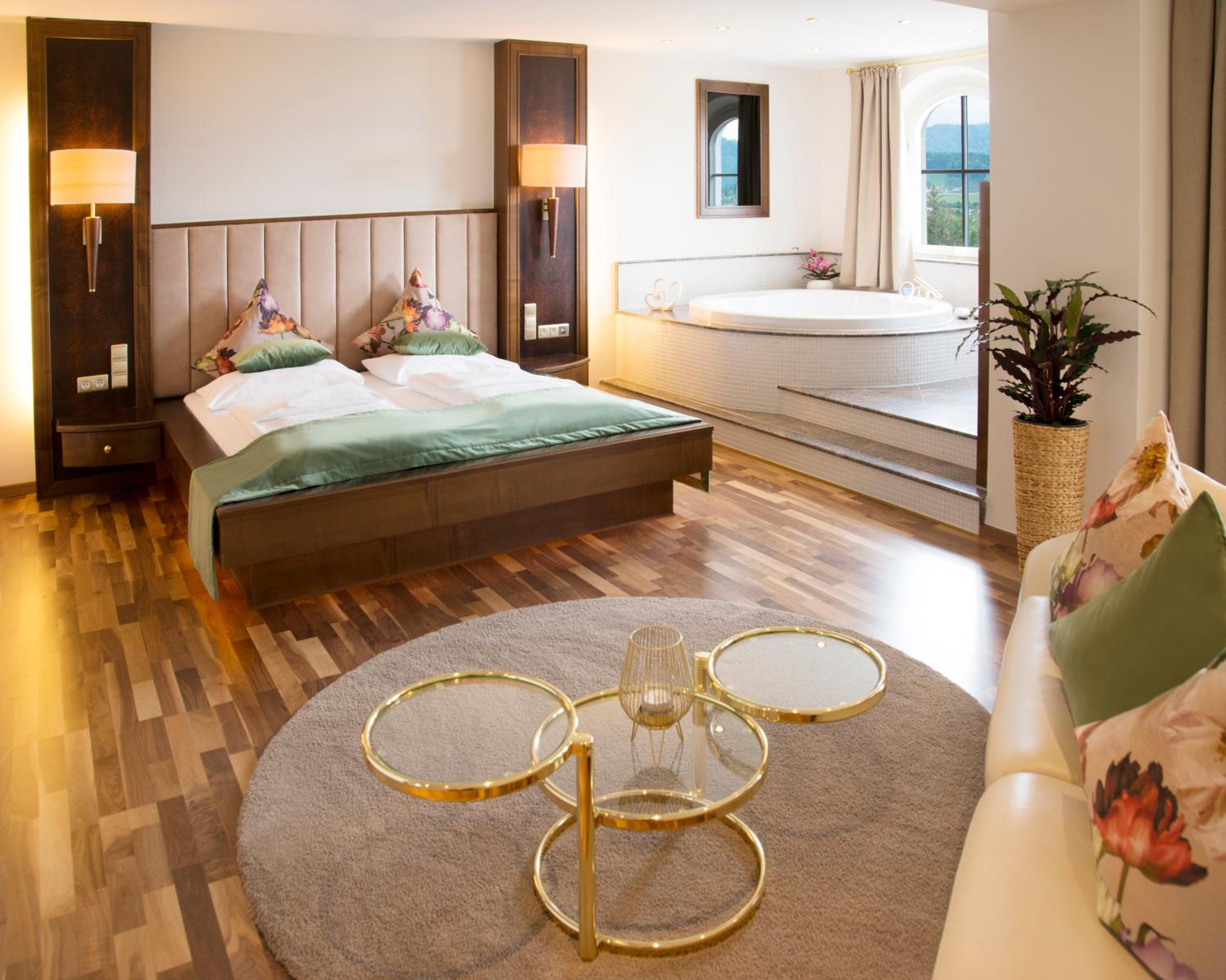Suite with Lake View