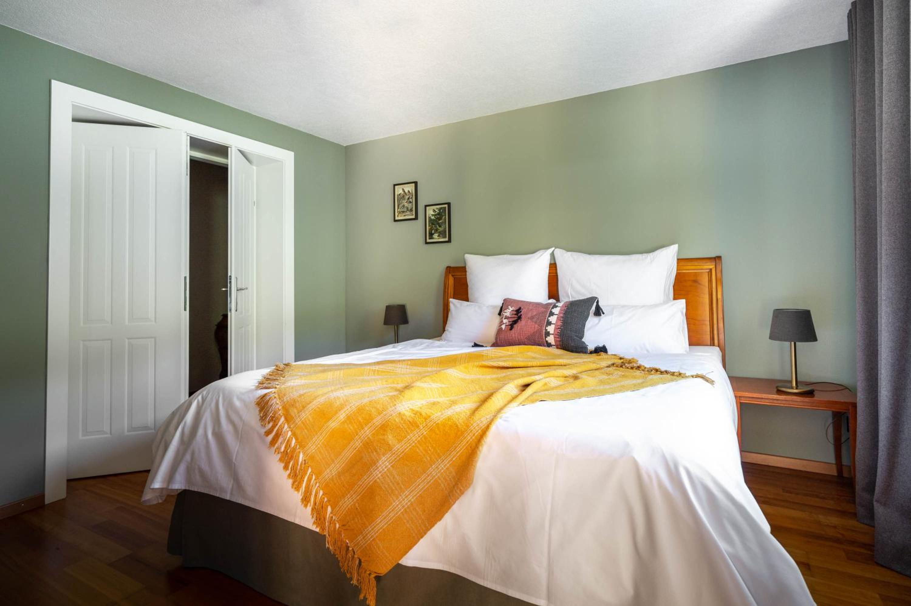 Suite with Mountain View