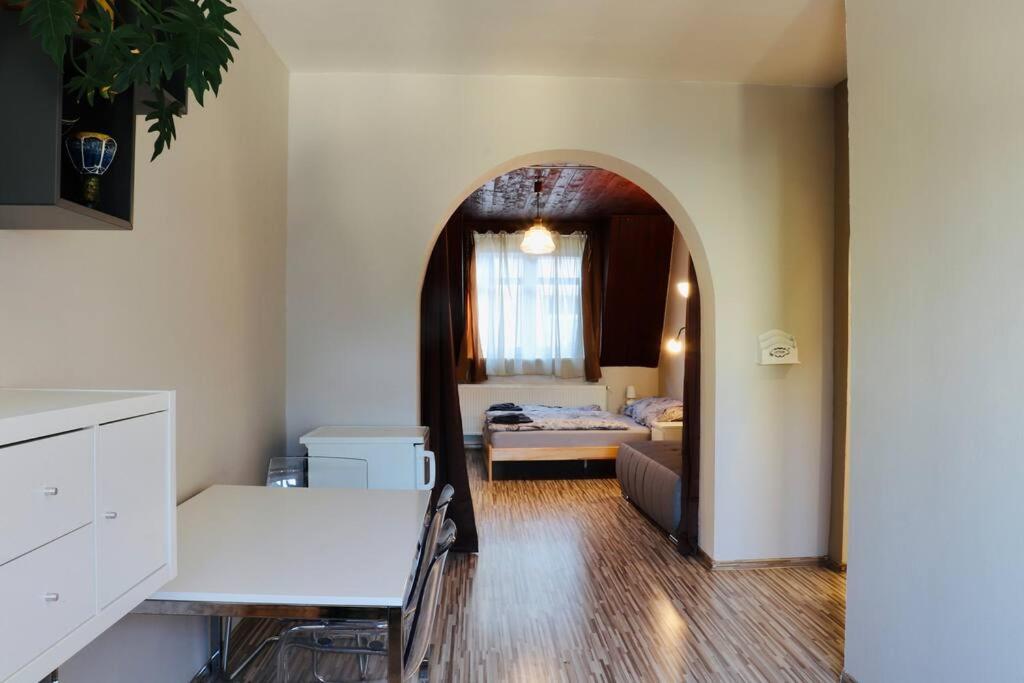 One-Bedroom Apartment photo 3