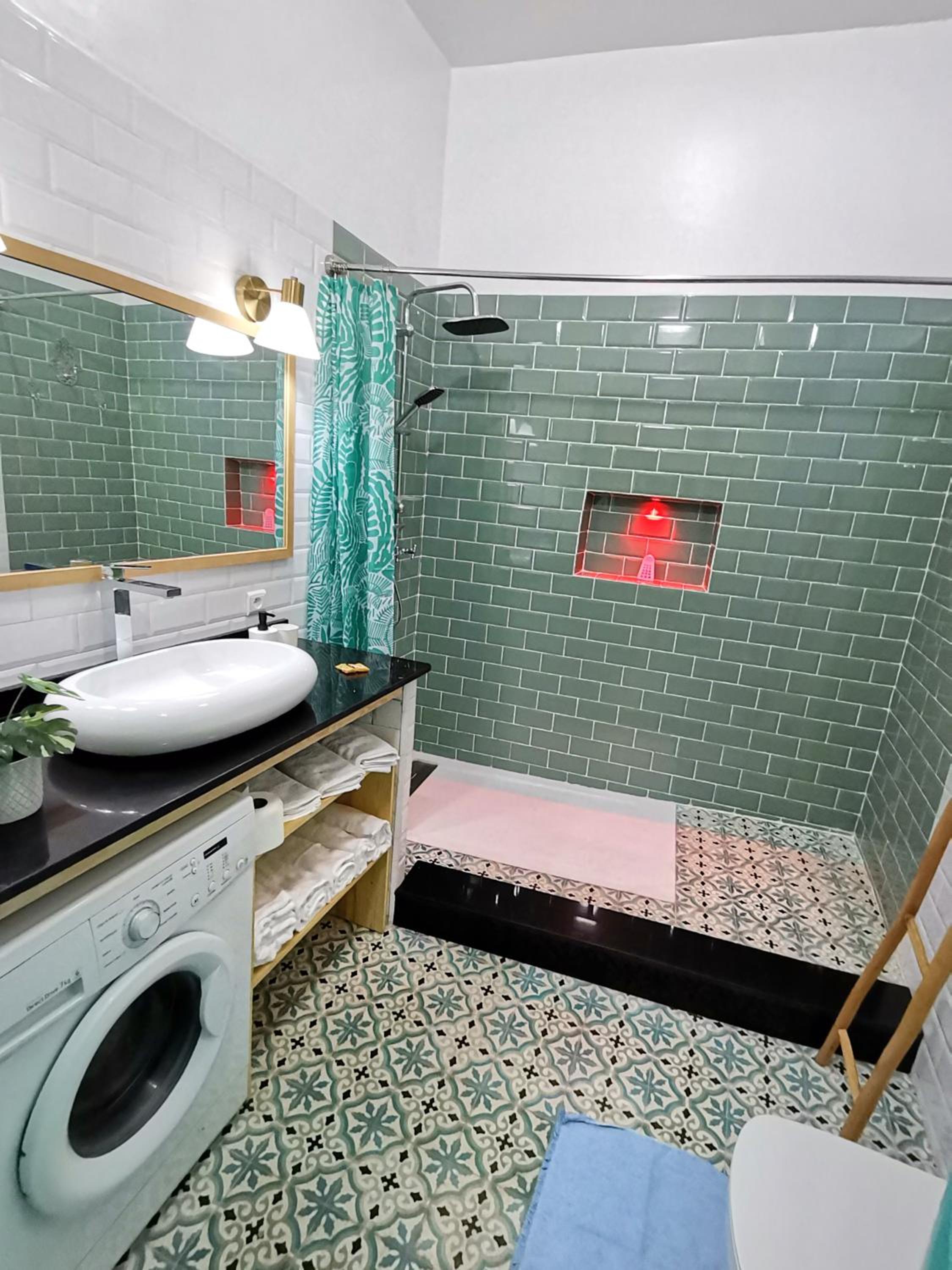 Two-Bedroom Apartment - Photo 15