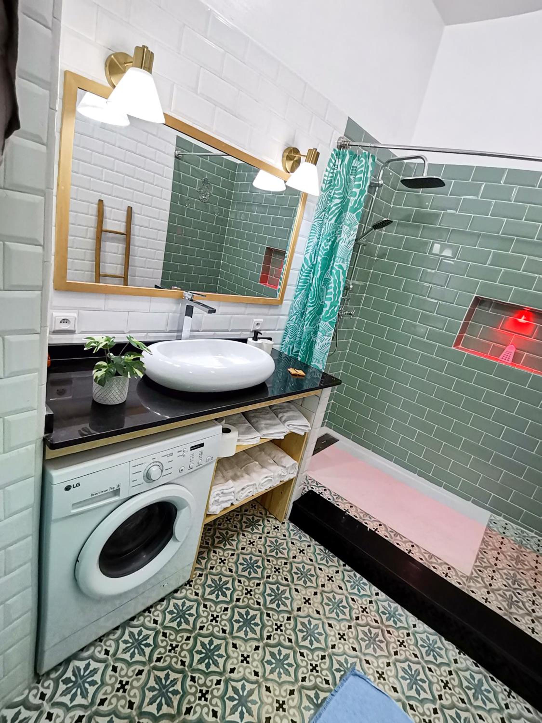 Two-Bedroom Apartment - Photo 22