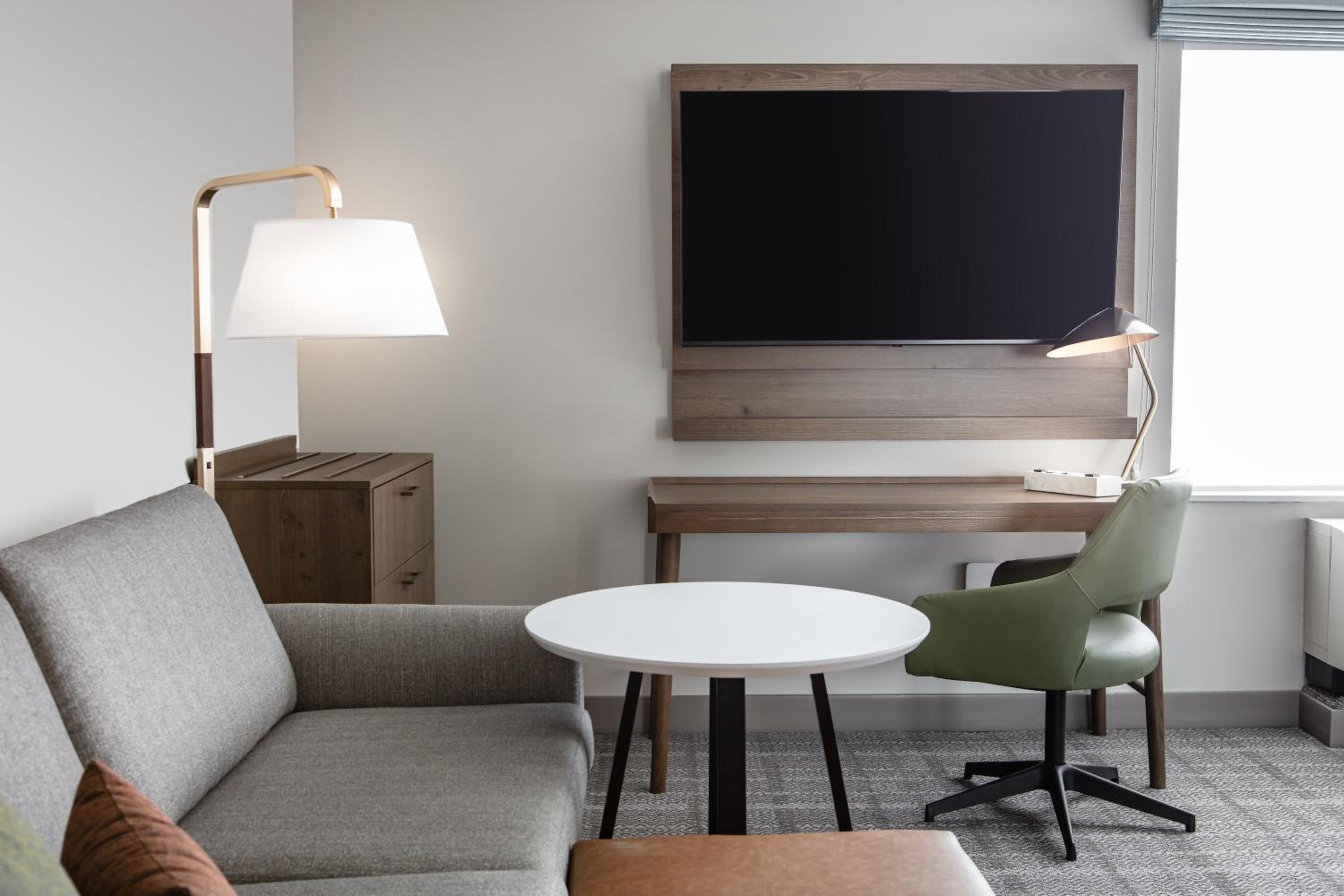 King Studio Suite with Sofa Bed - Photo 9