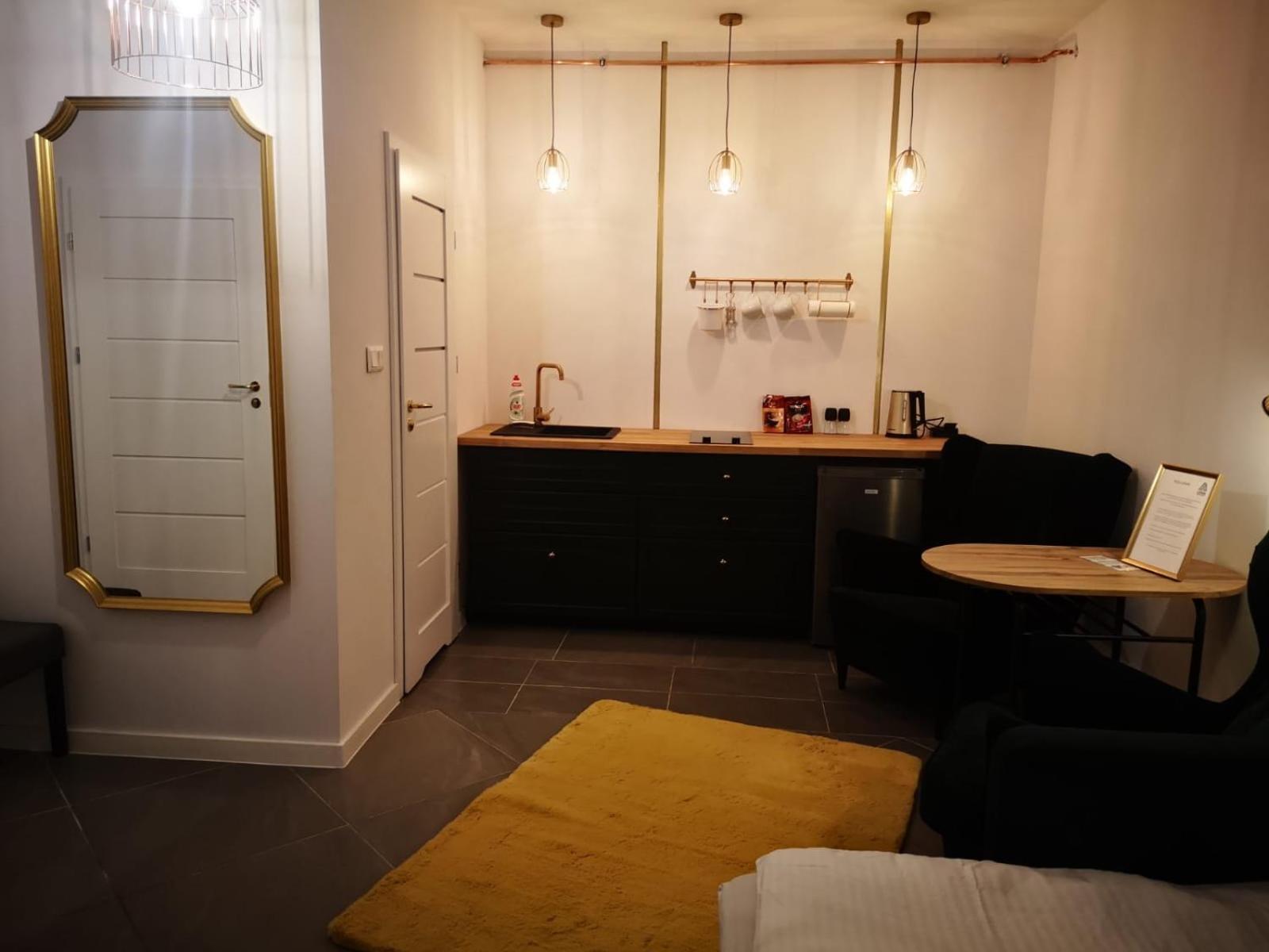 One-Bedroom Apartment - Photo 2