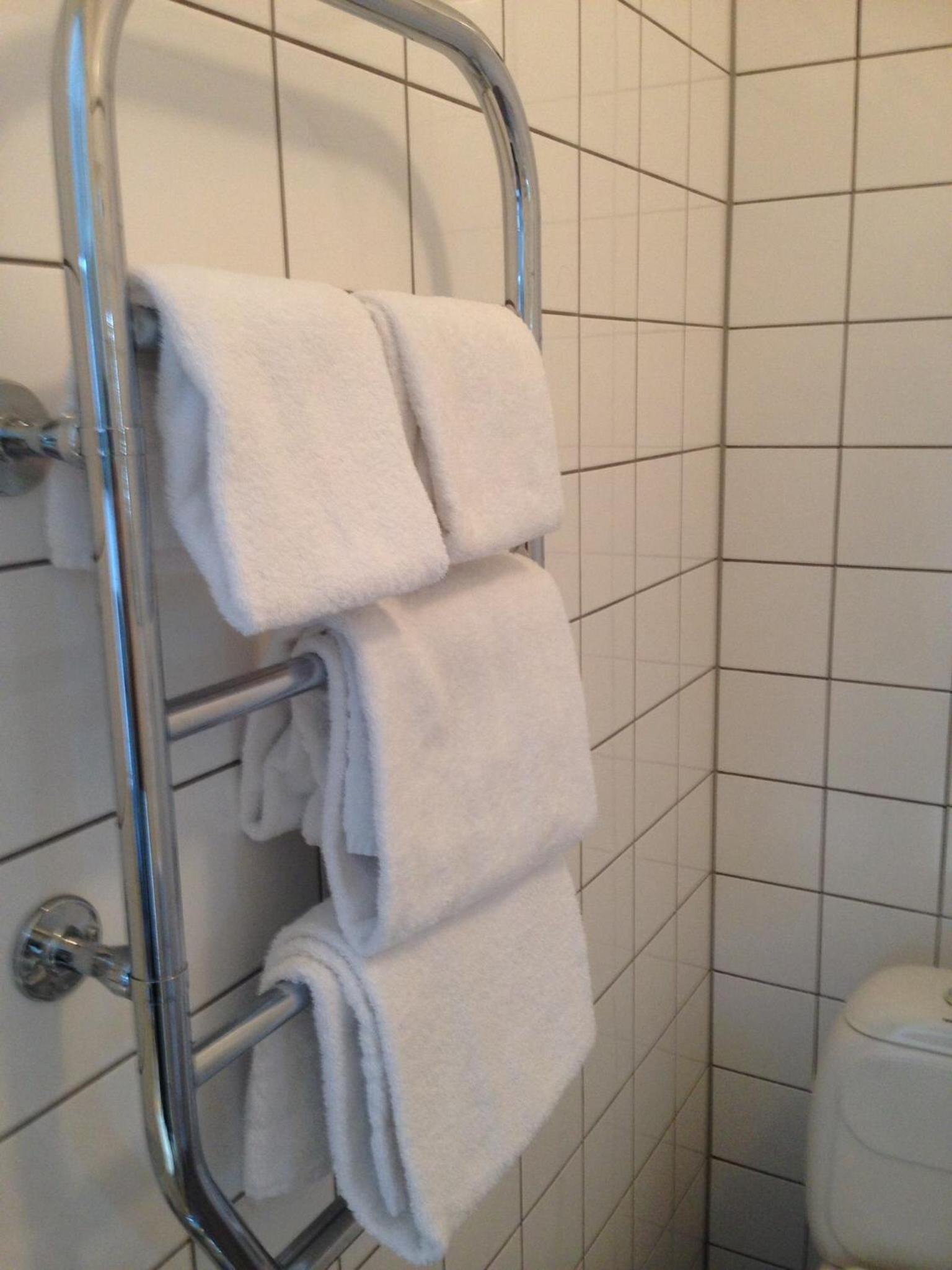 Double or Twin Room with Private Bathroom photo 3