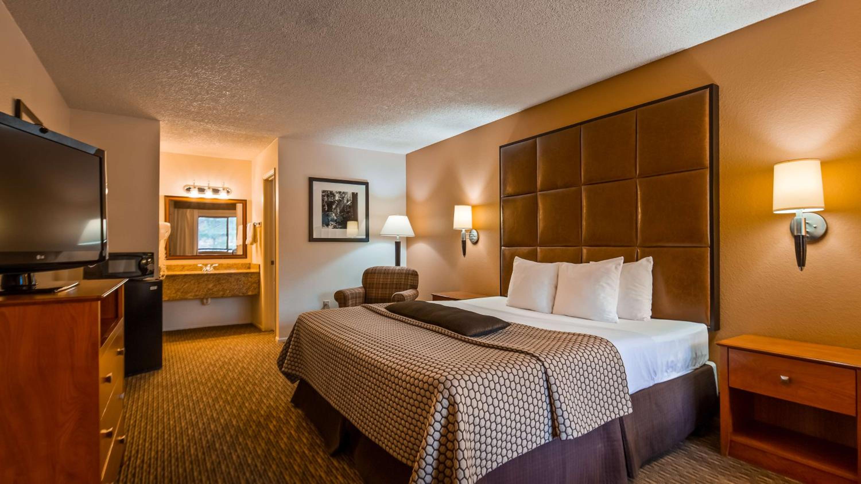 King Room - Non-Smoking photo 1