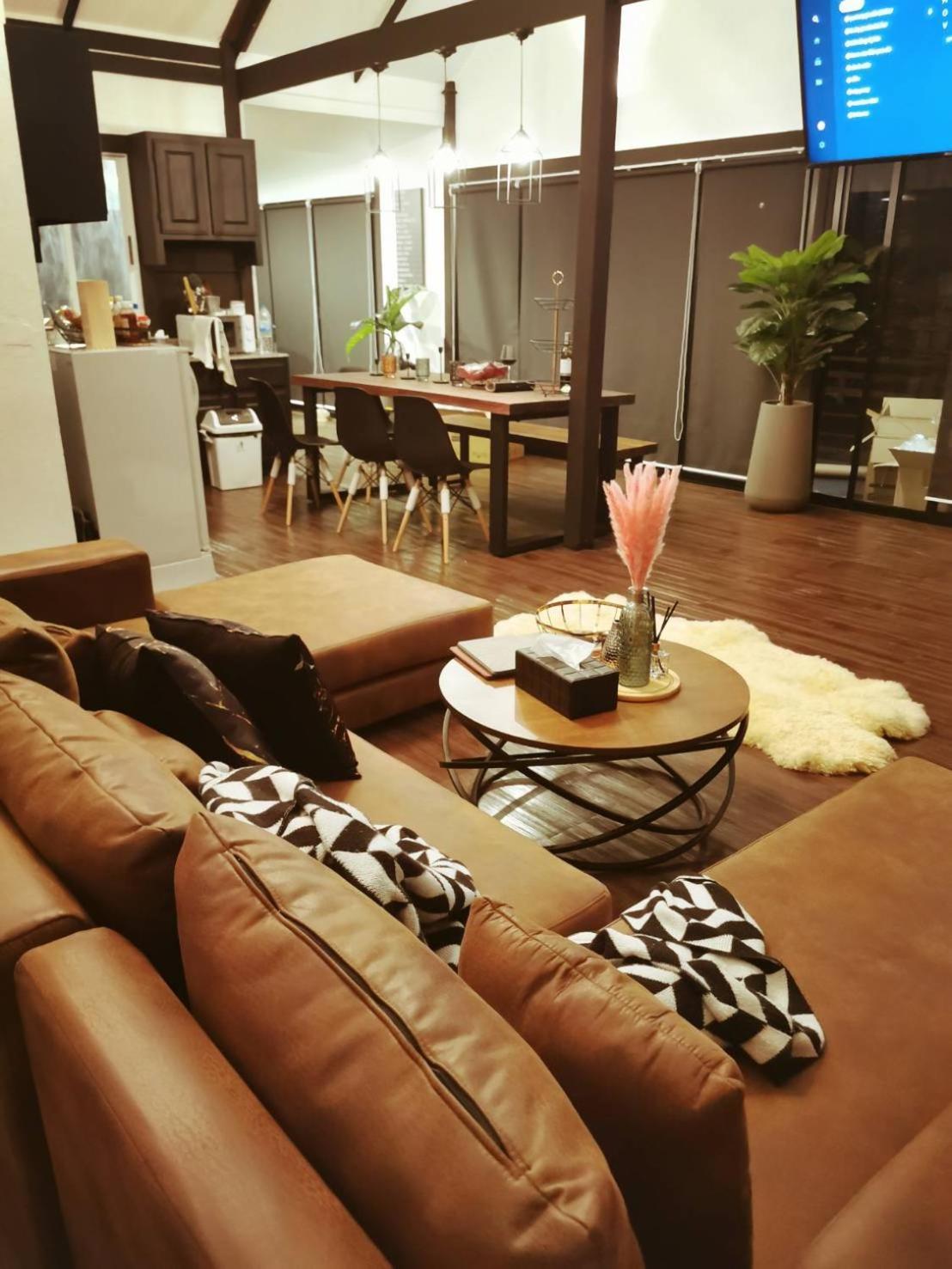 Three-Bedroom House - Photo 1