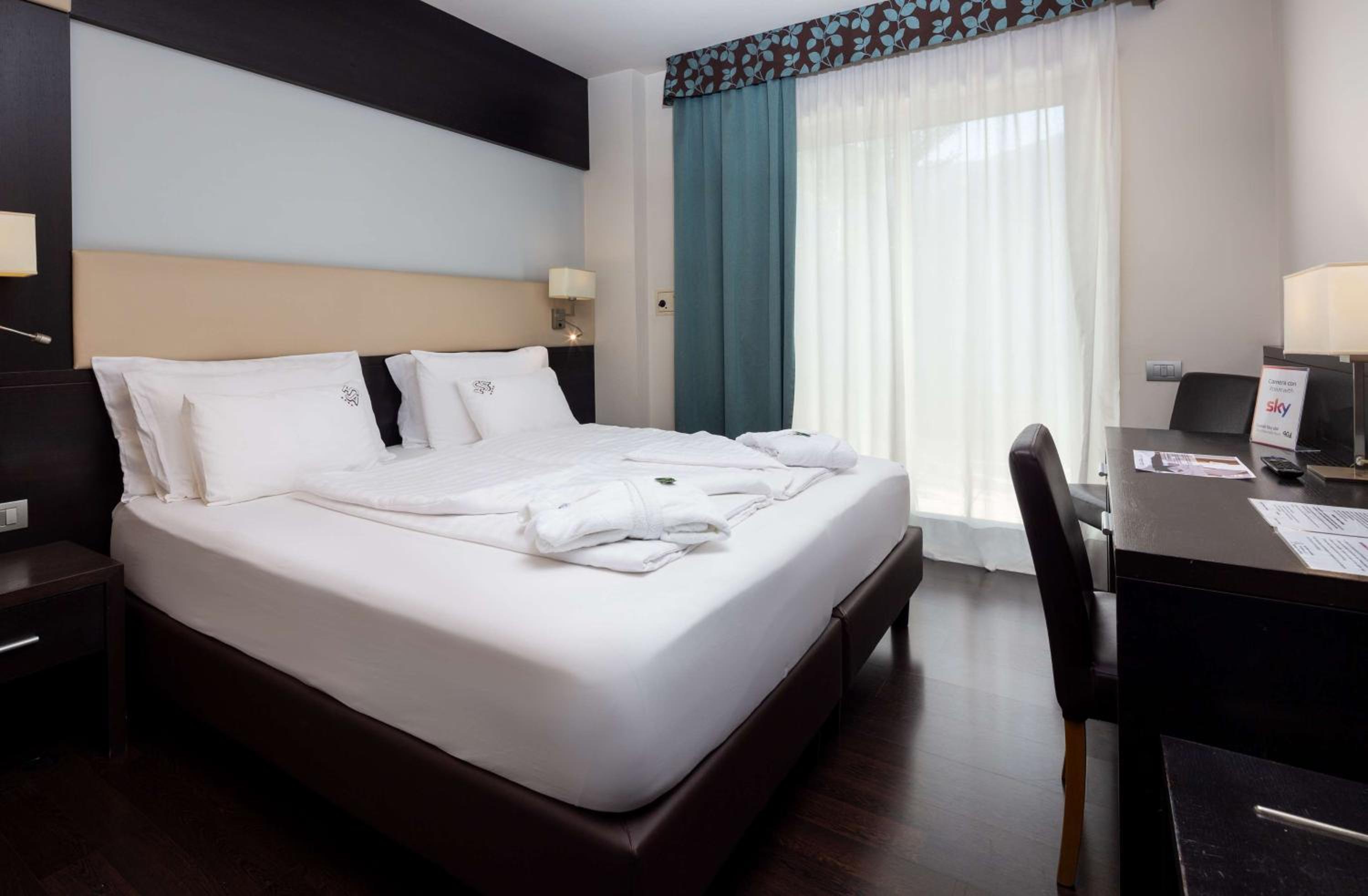 Executive Double Room - Photo 13