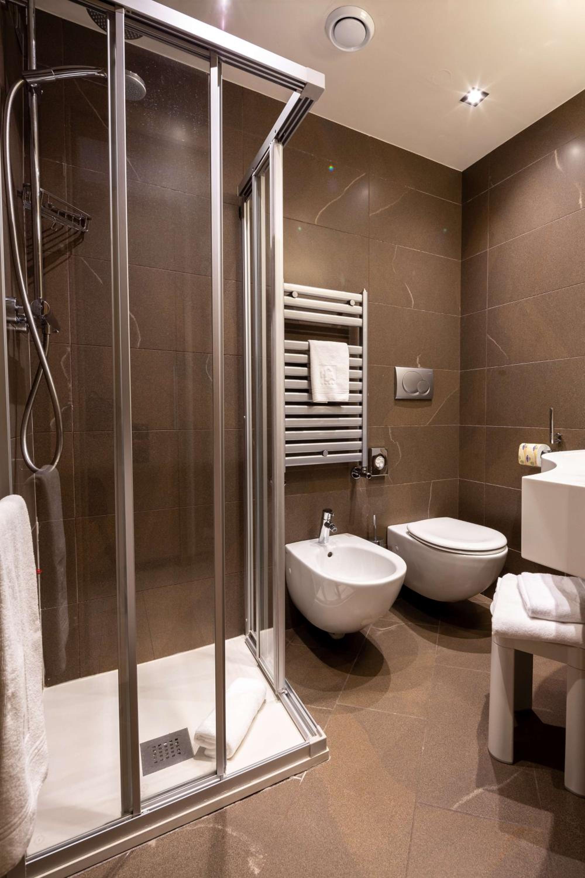 Executive Double Room - Photo 10