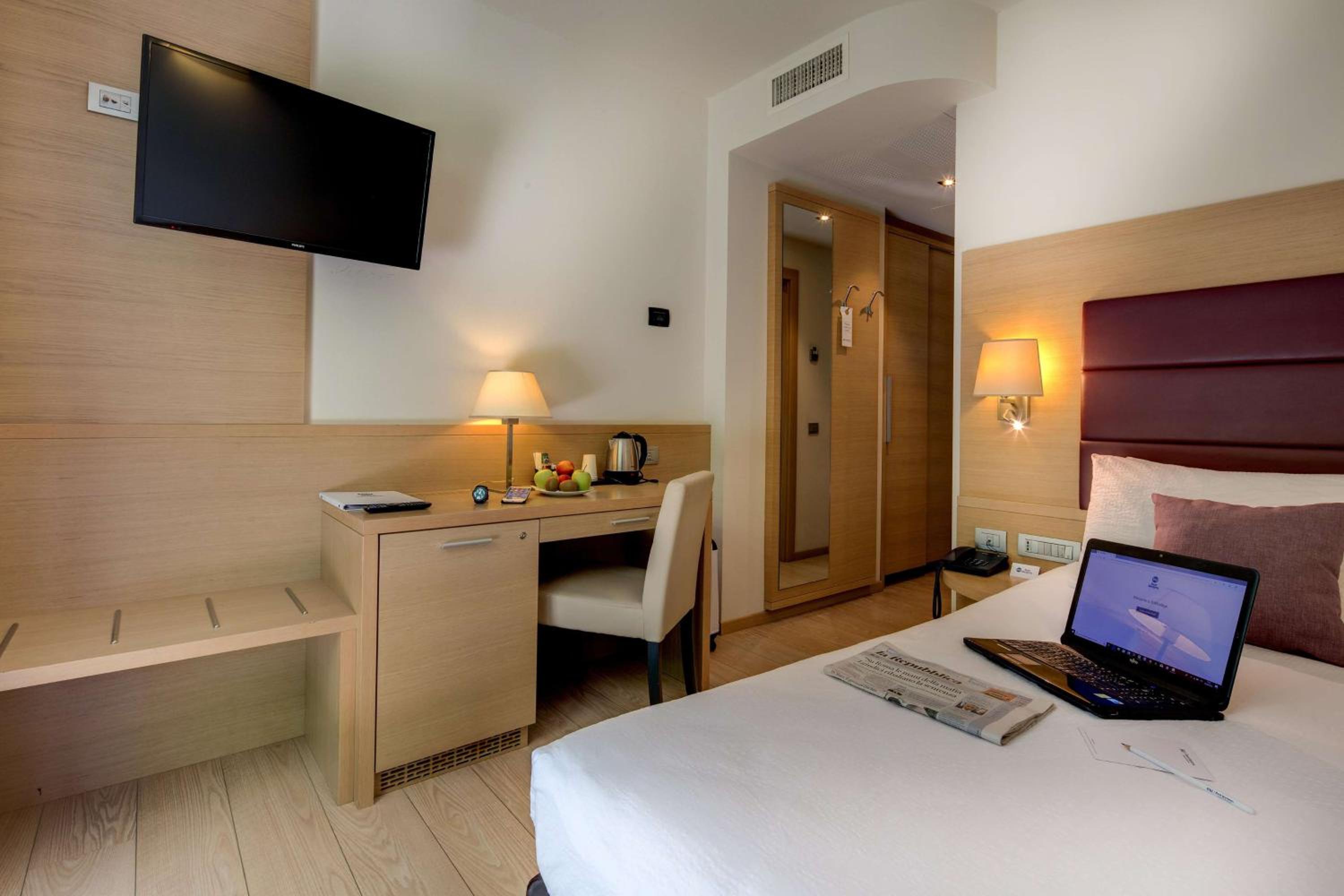 Single Room with French Bed photo 3