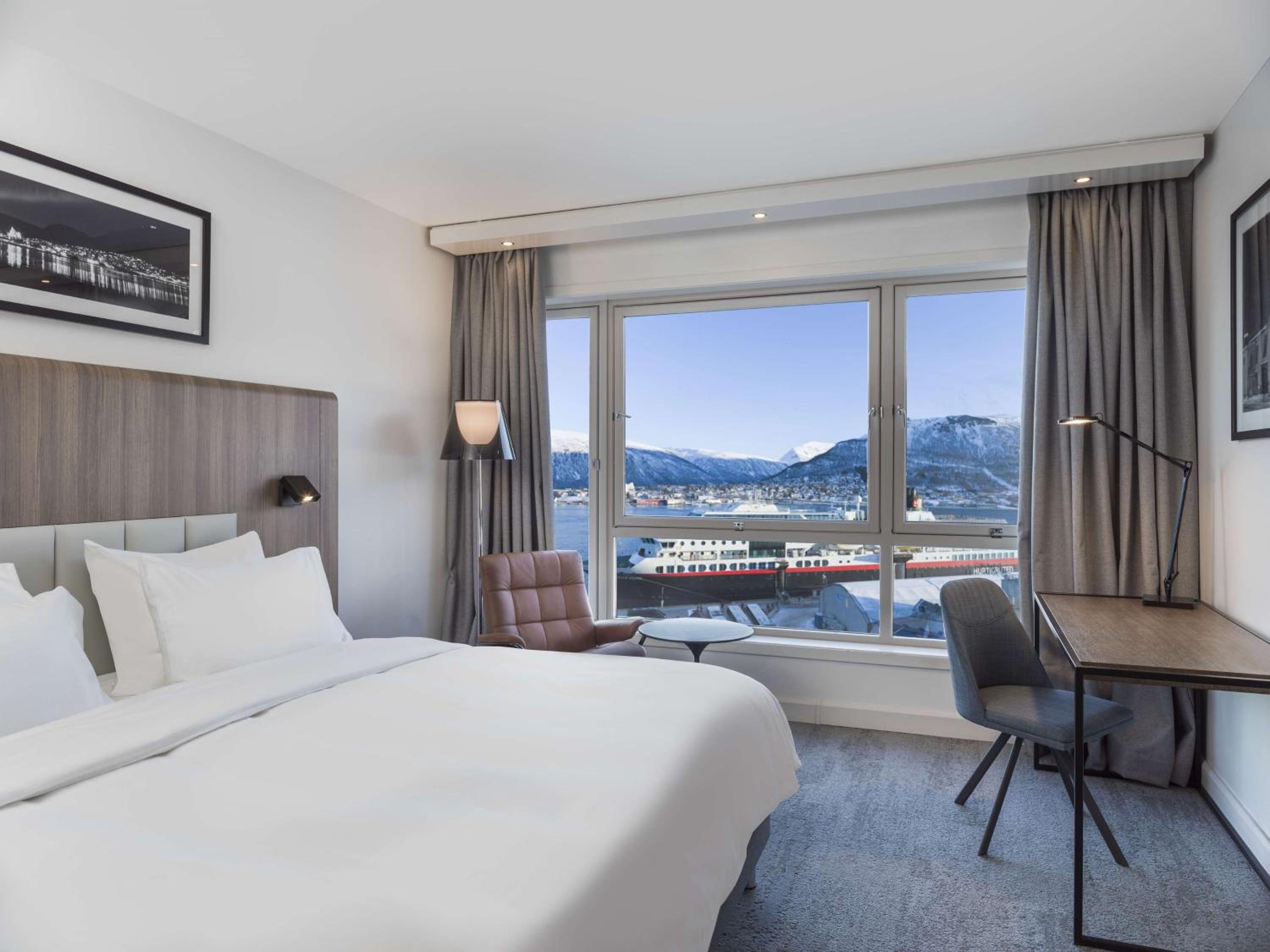 Premium Room with Sea and Mountain View - Photo 1