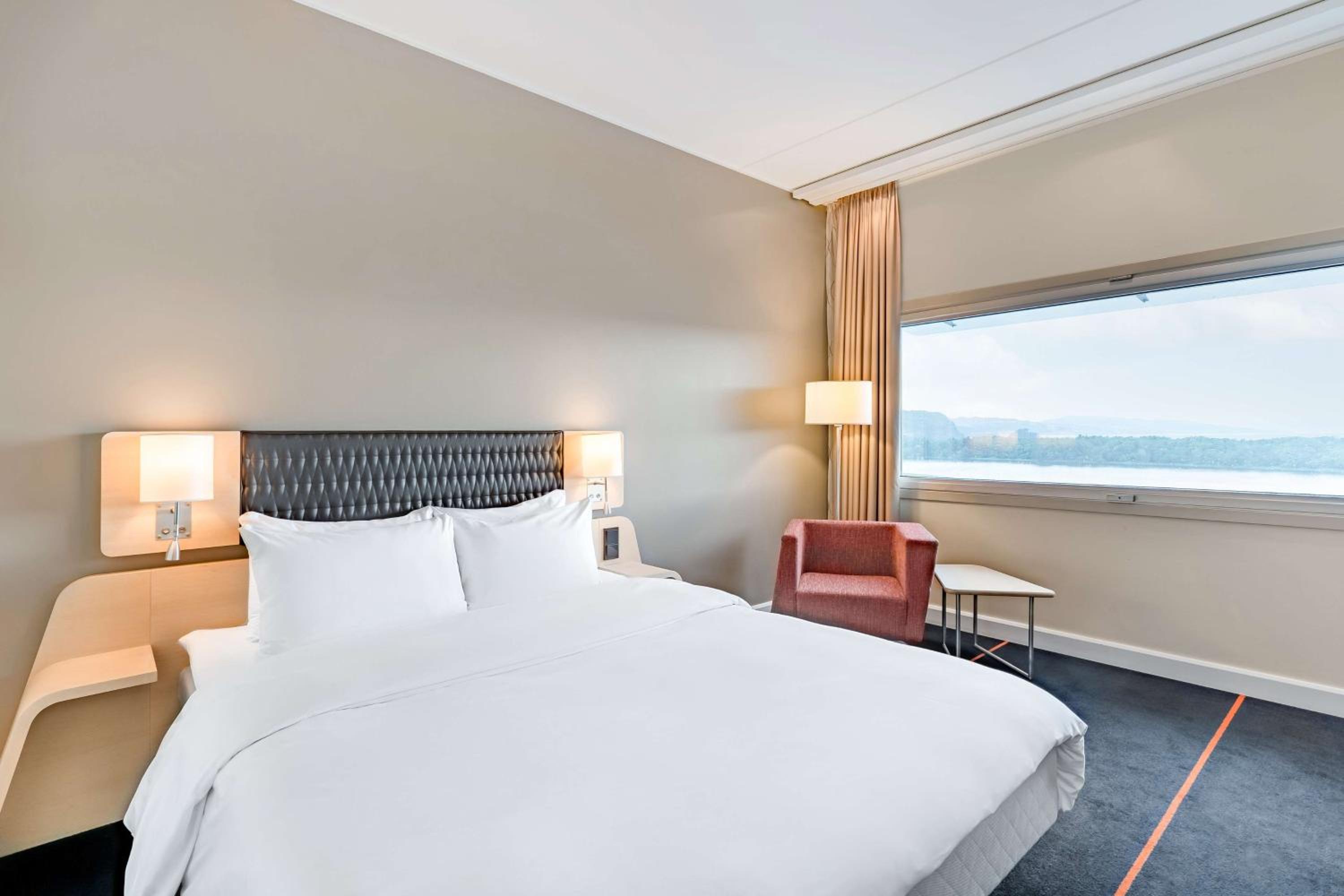 Premium Room with Runway View - Photo 4