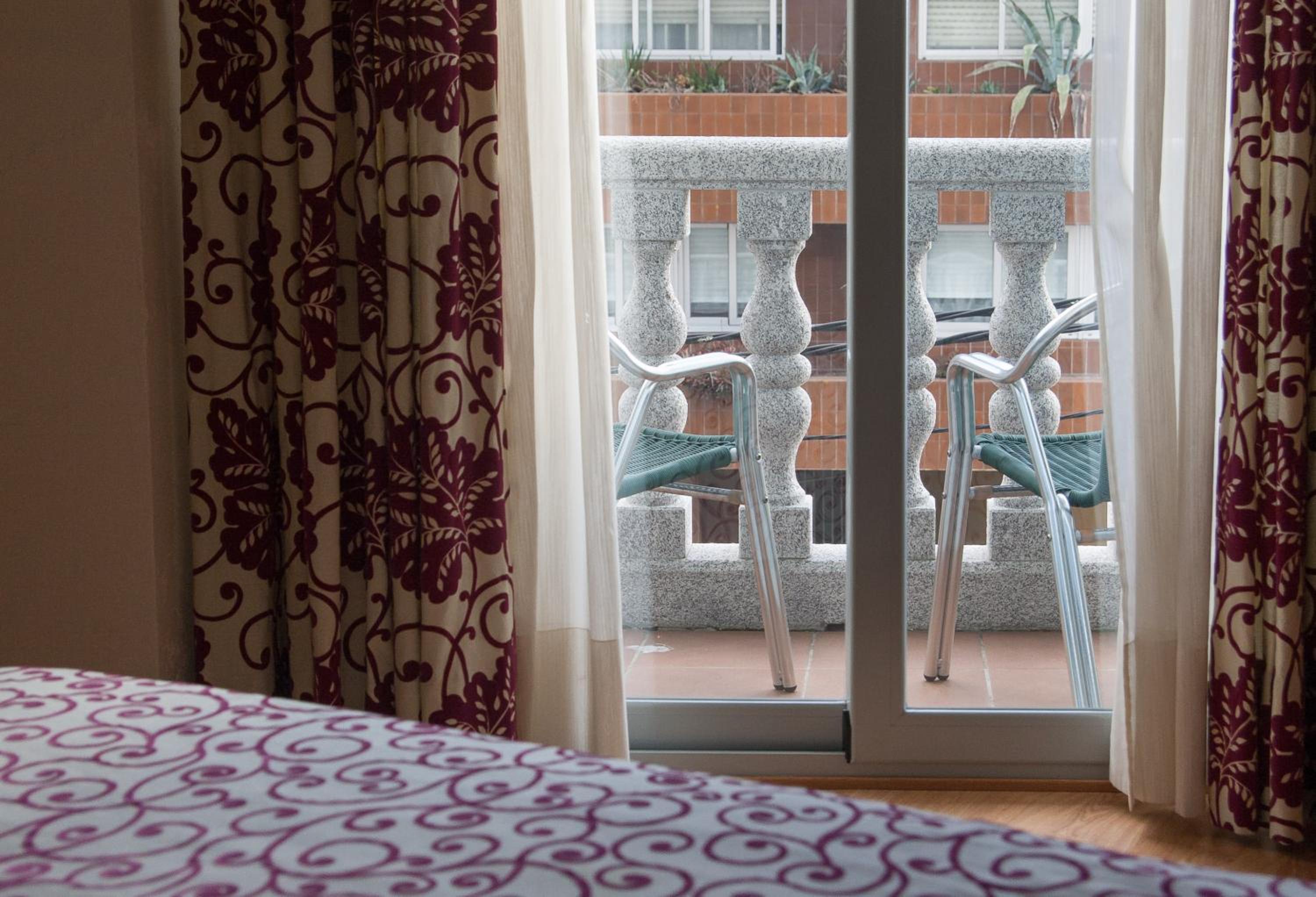 Superior Double or Twin Room - Photo 10