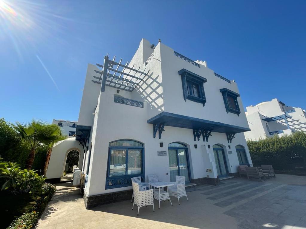 Villa - Photo 4