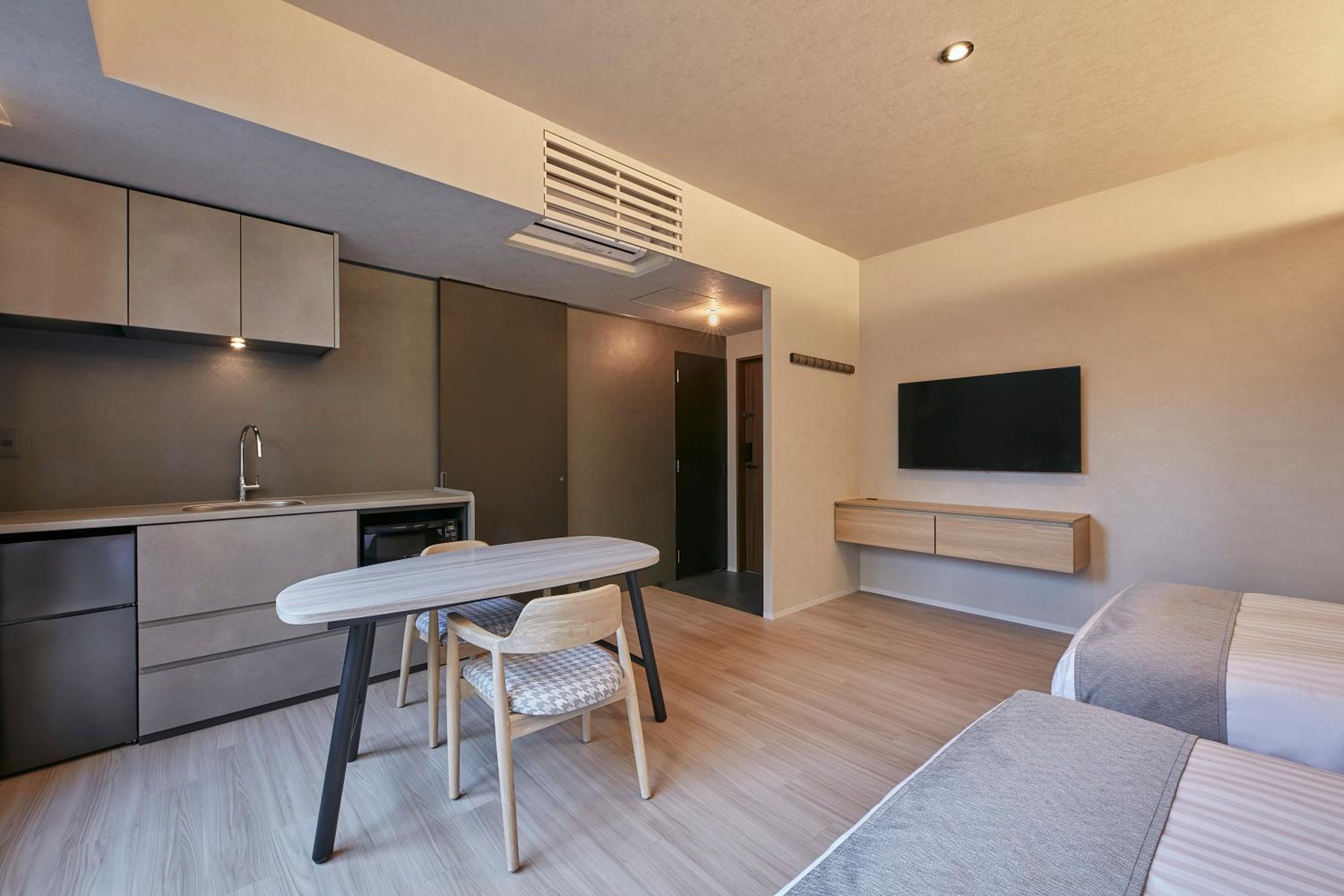 Twin Room - Disability Access - Photo 4