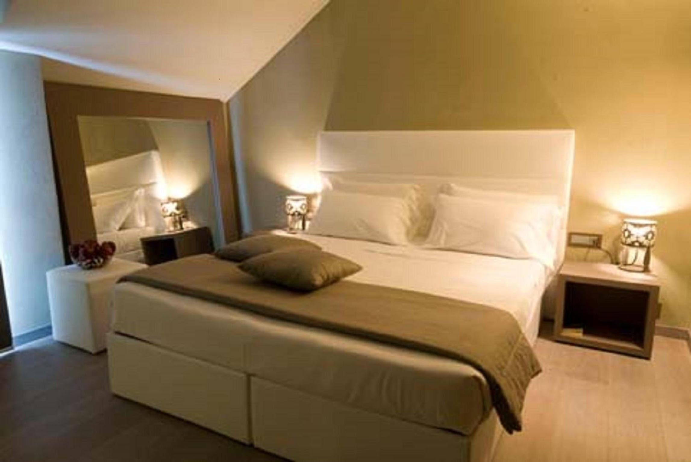 Superior Double or Twin Room with Lake View