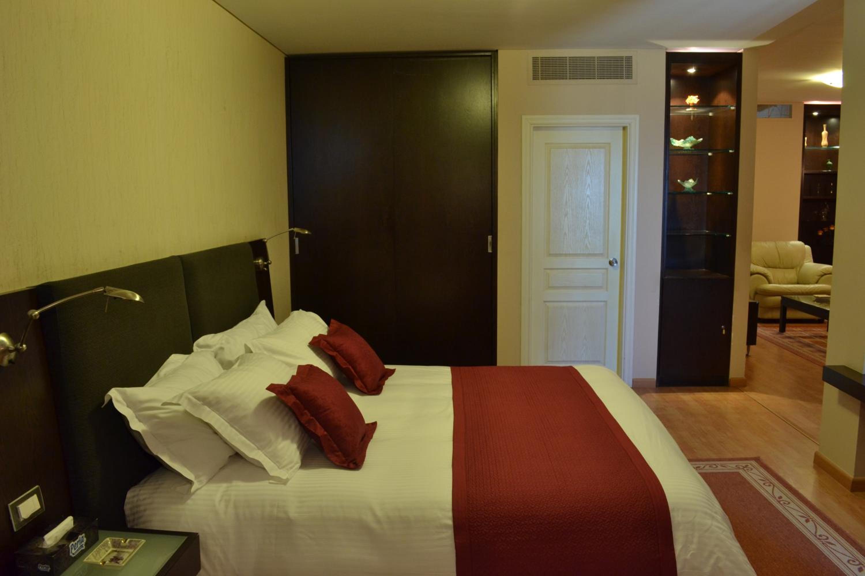 Executive Suite photo 2
