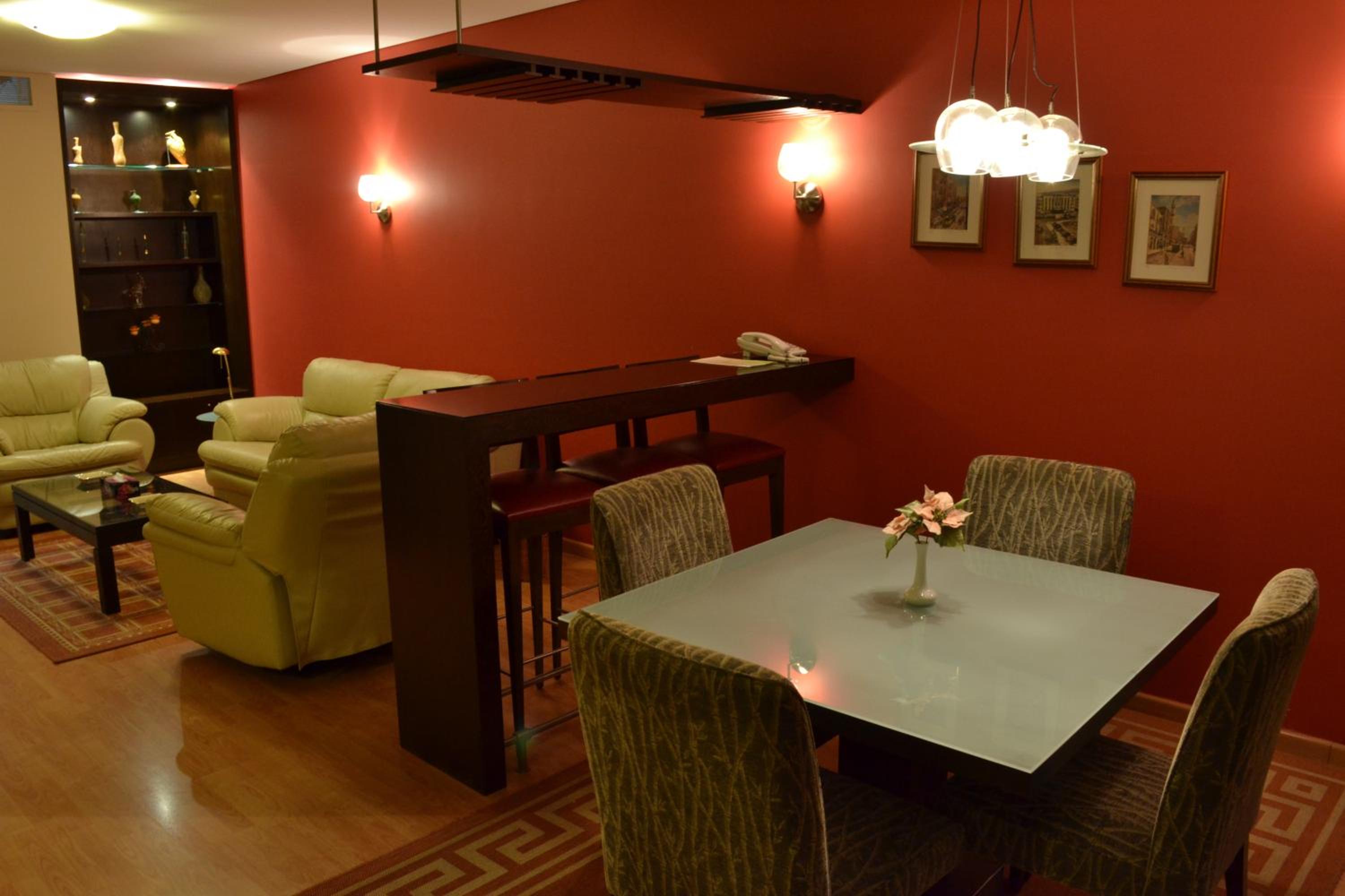 Executive Suite photo 3