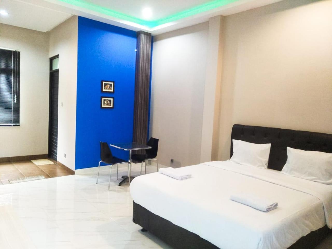 Double Room with Balcony and Sea View photo 3