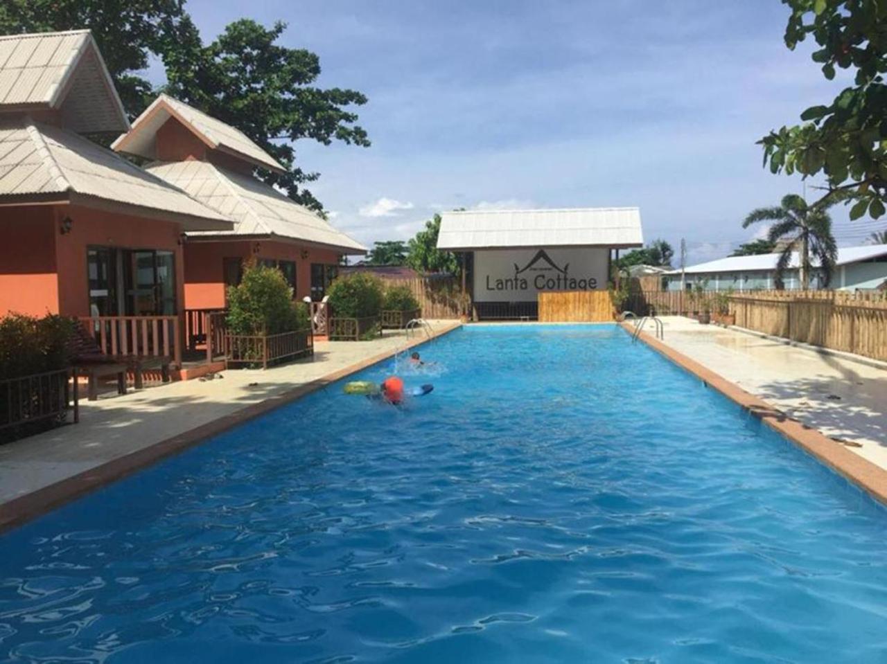 Luxury Double or Twin Room with Swimming Pool photo 2