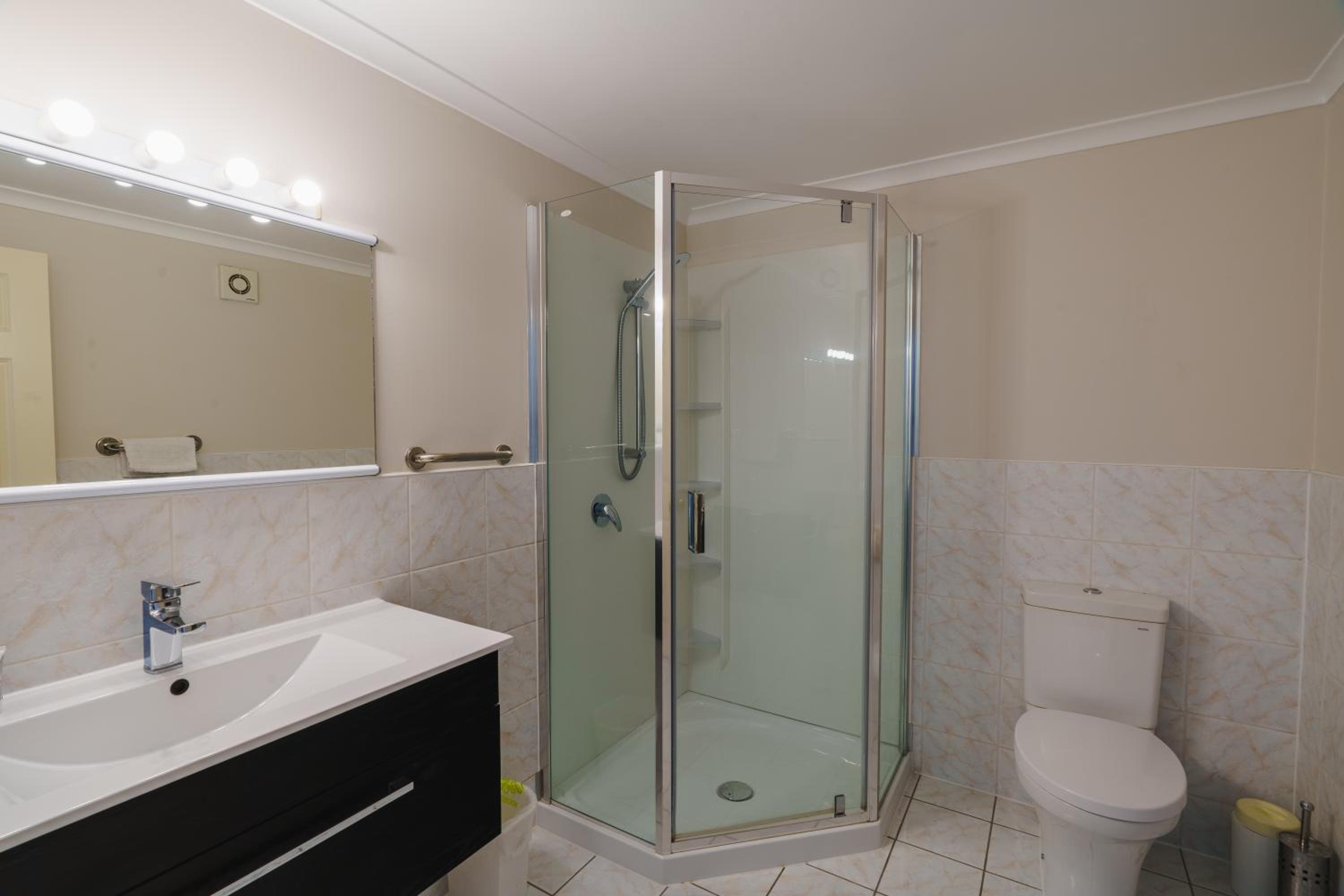 Two-Bedroom Apartment with Marina View photo 1