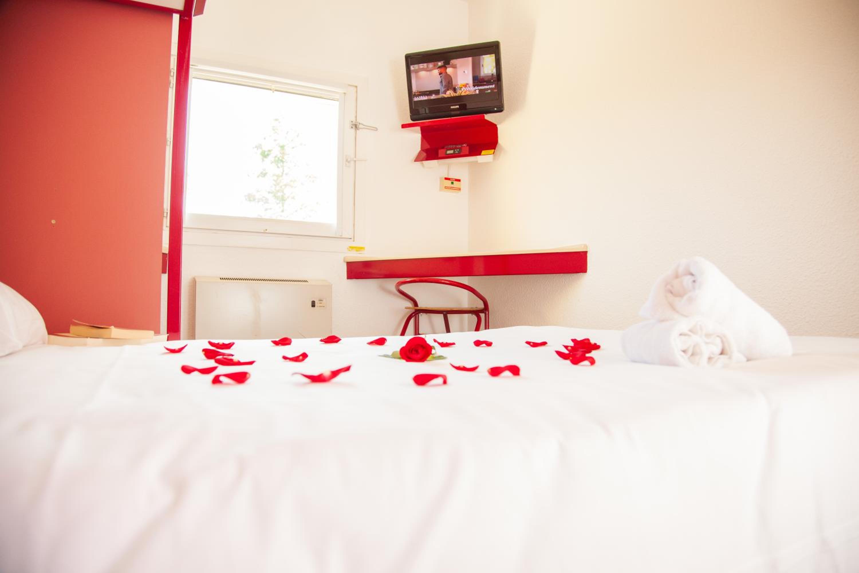 Double Room with Bunk Bed and Shared Bathroom photo 3