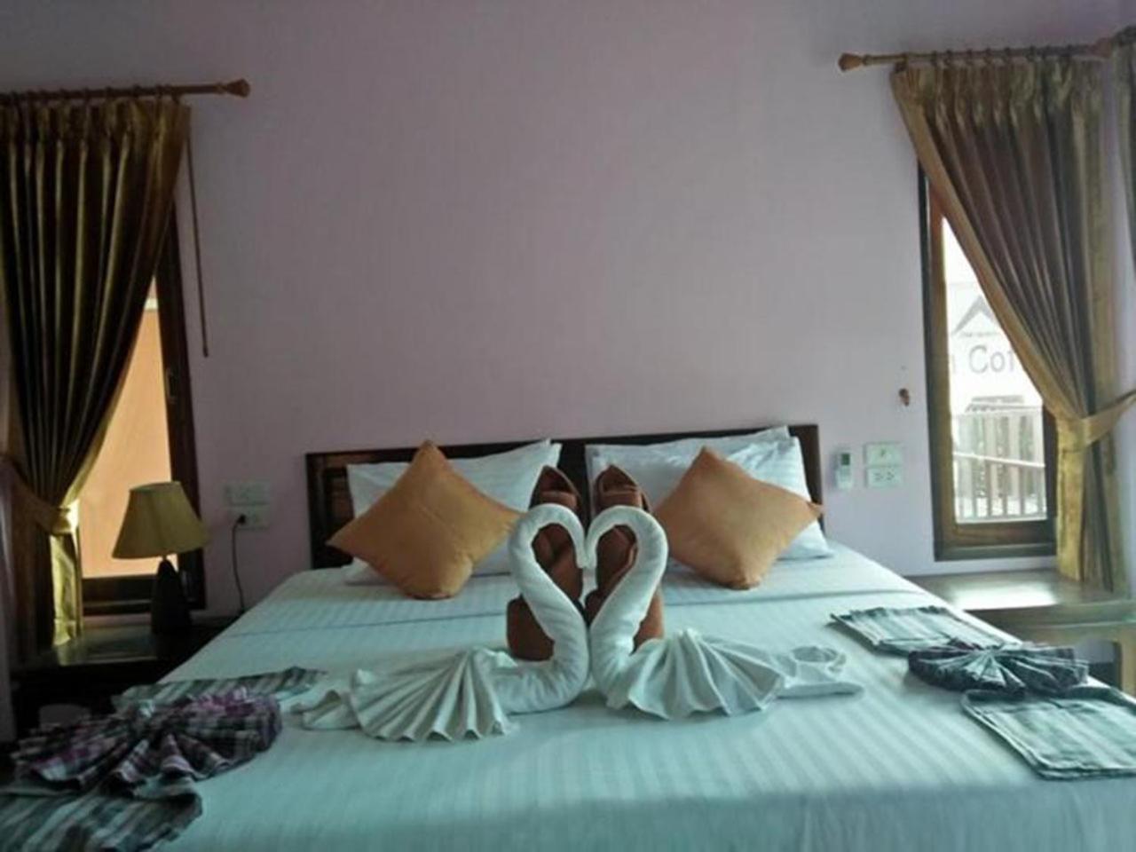 Luxury Double or Twin Room with Swimming Pool photo 3