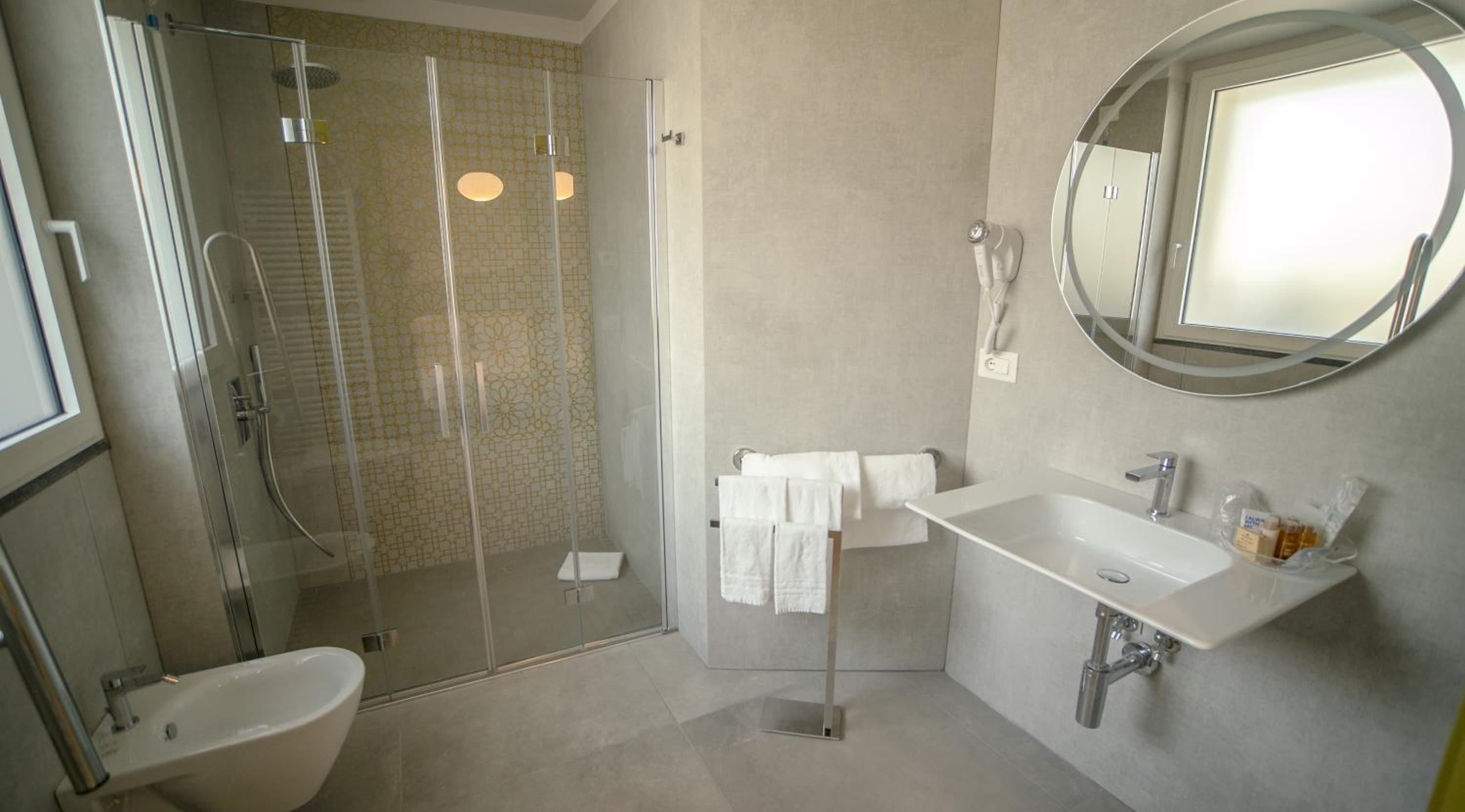  Superior Double Room - Single Use - Photo 4
