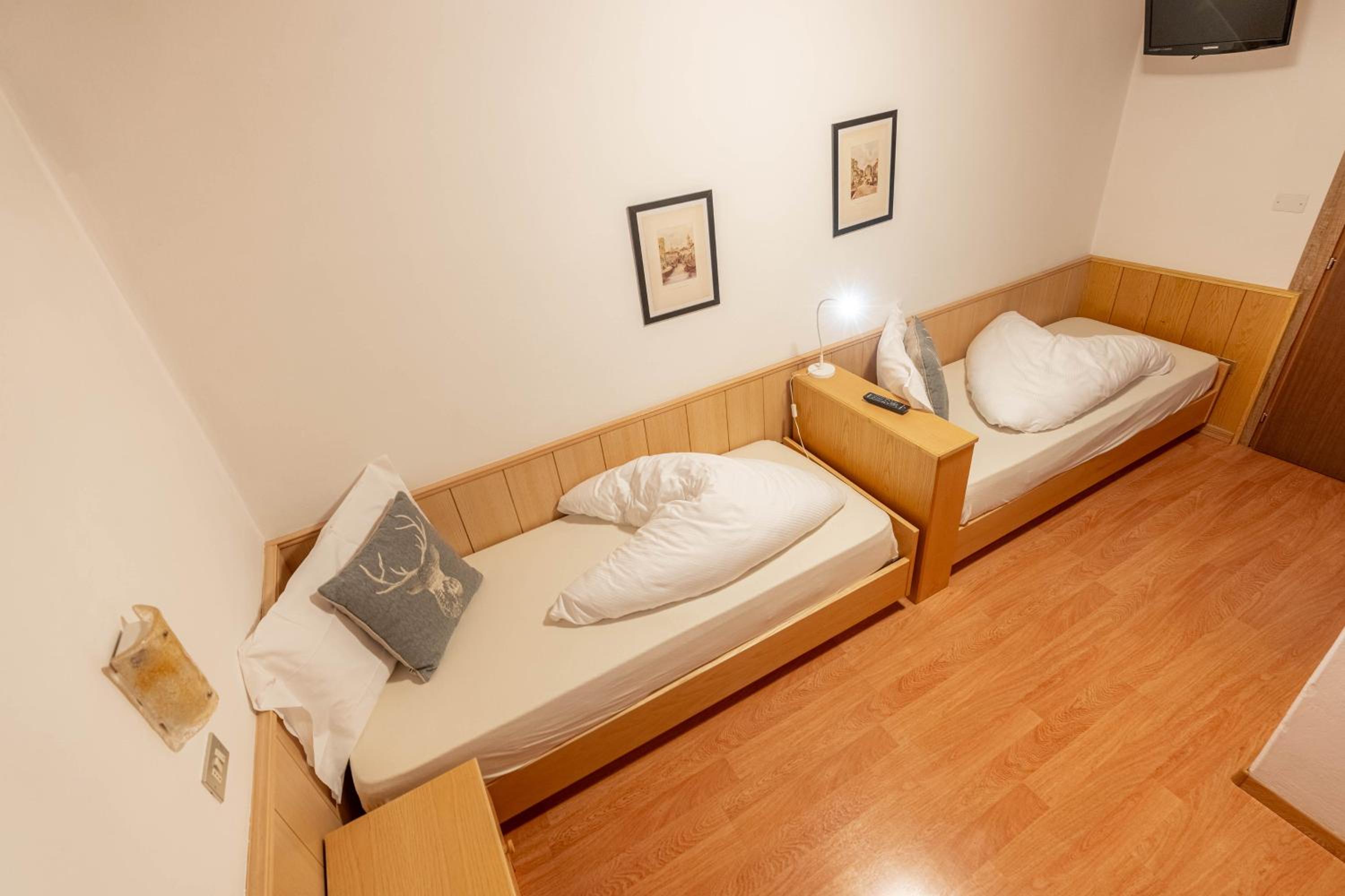Twin Room - Photo 3