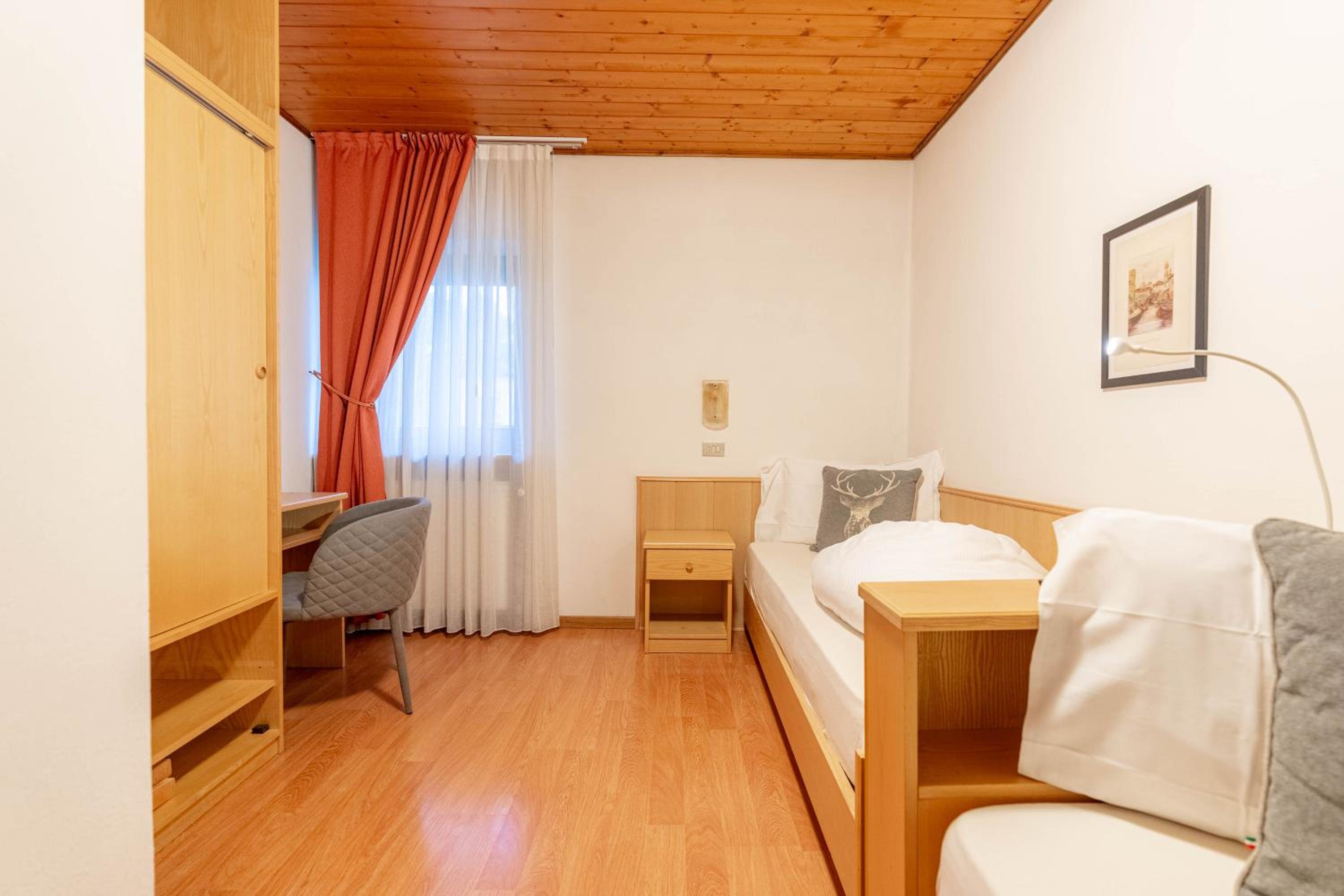 Twin Room - Photo 1