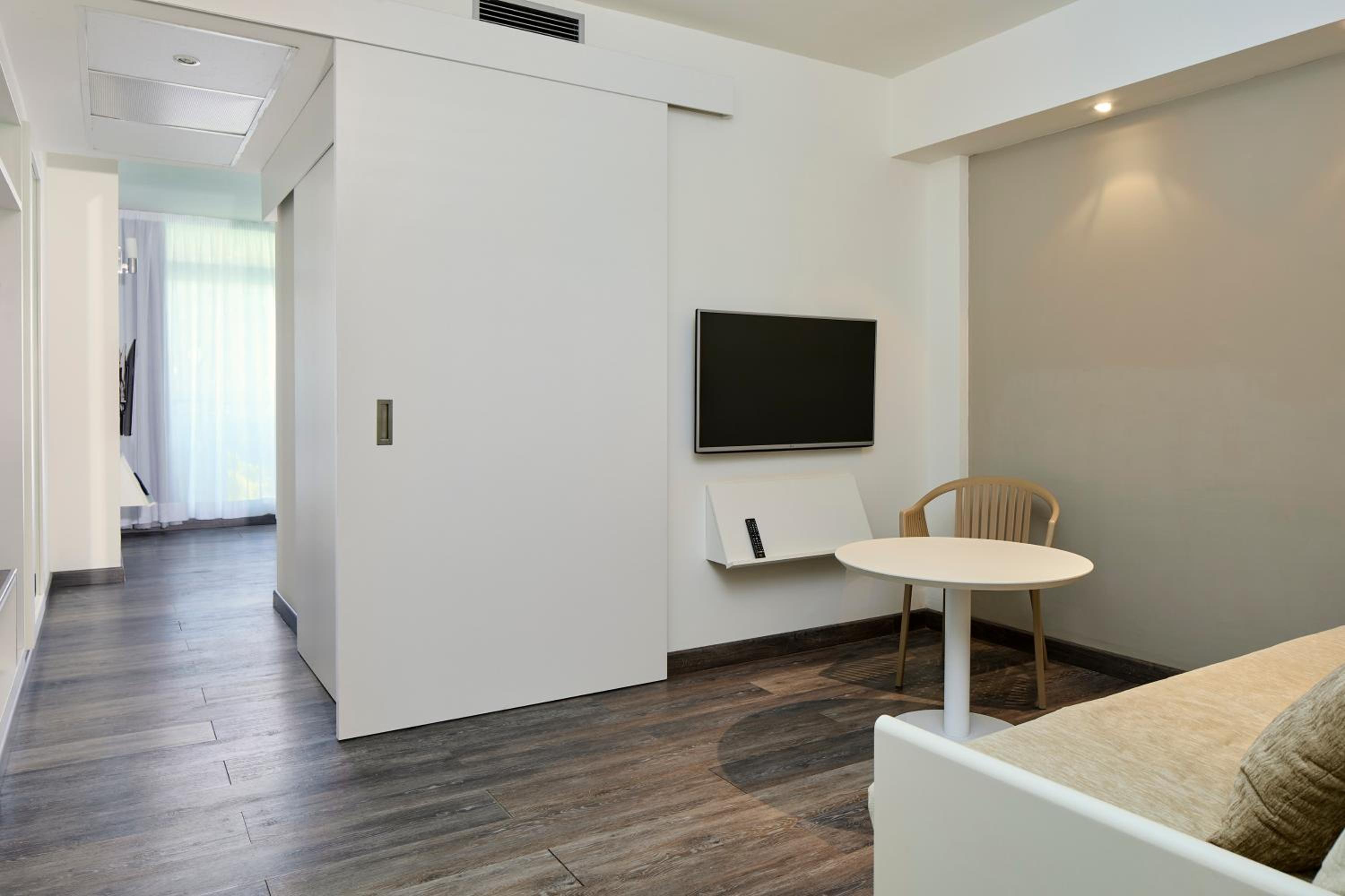 Sol Family Suite Splash View (2 Adults + 3 Children) photo 3