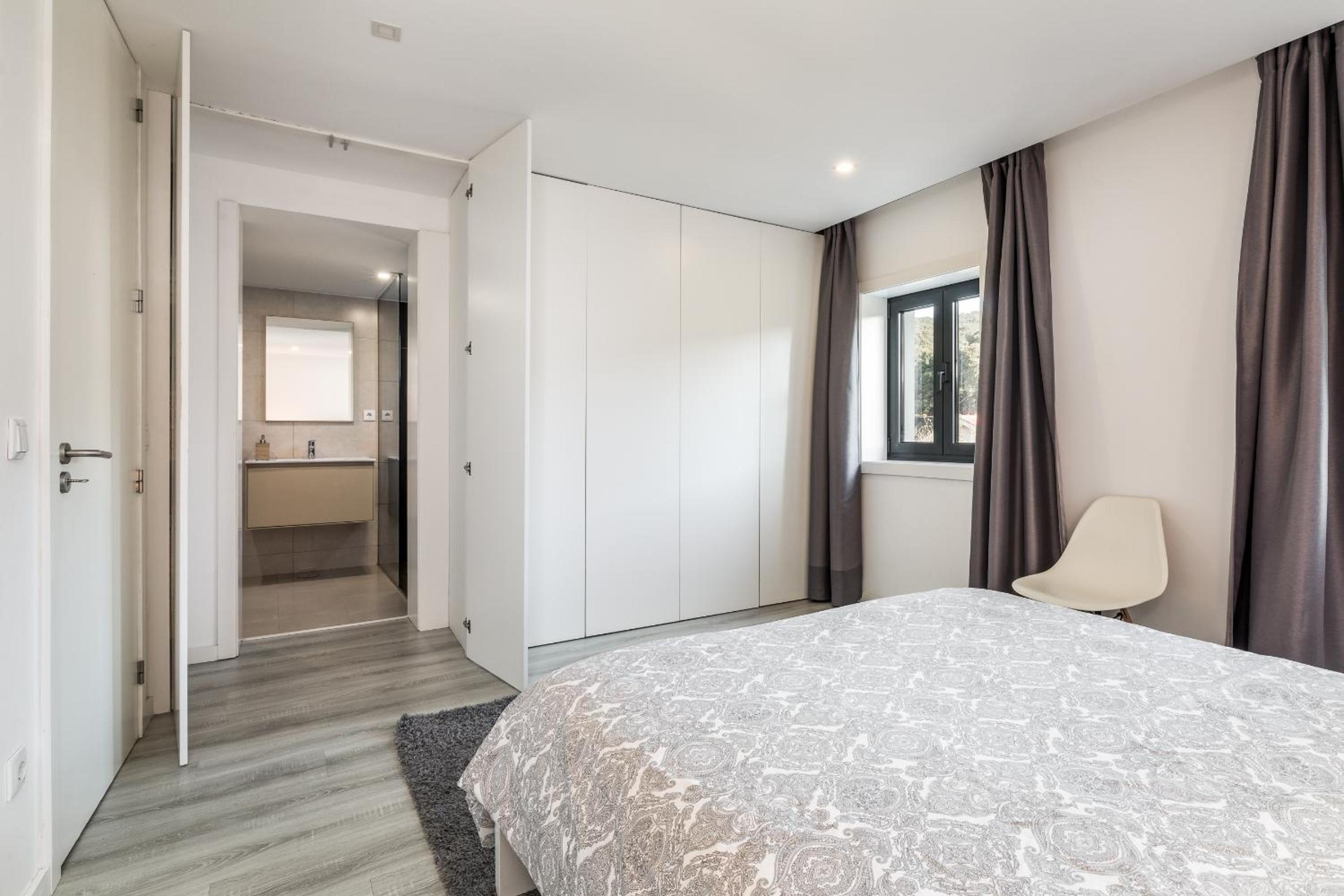 Four-Bedroom House photo 1
